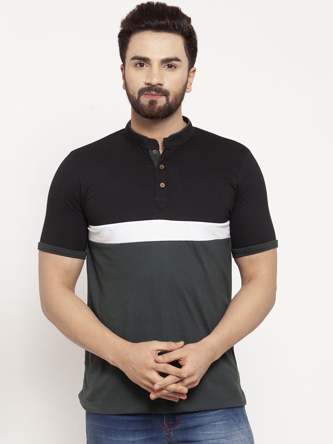 

Kalt Men Black & Grey Colourblocked Mandarin Collar T-shirt