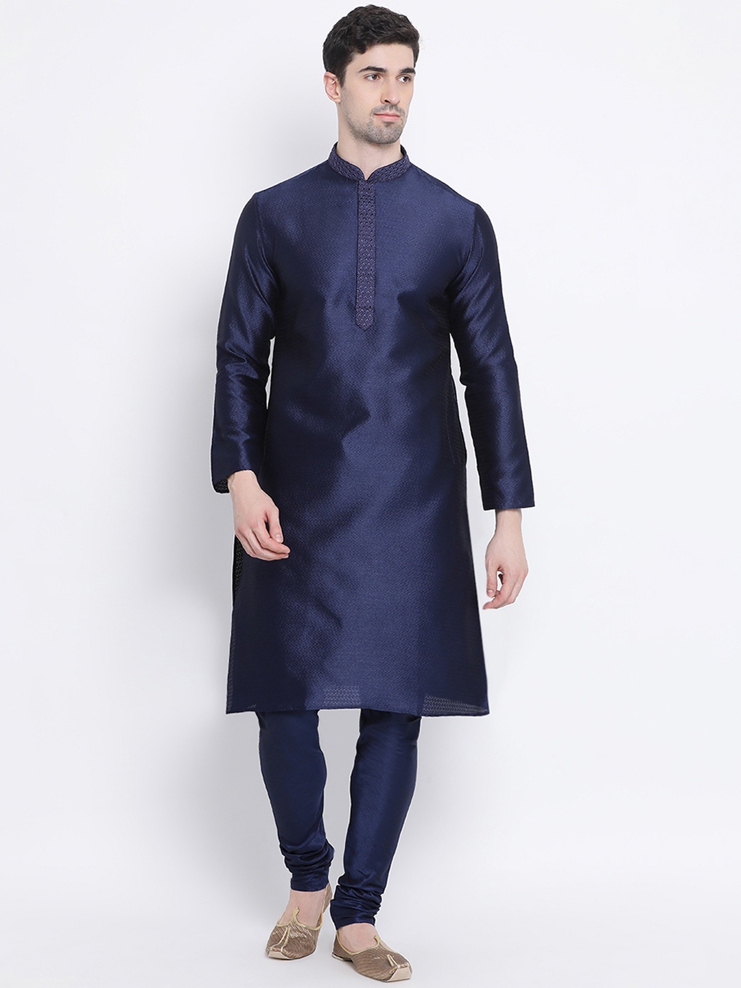 

Sanwara Men Navy Blue Solid Kurta with Churidar
