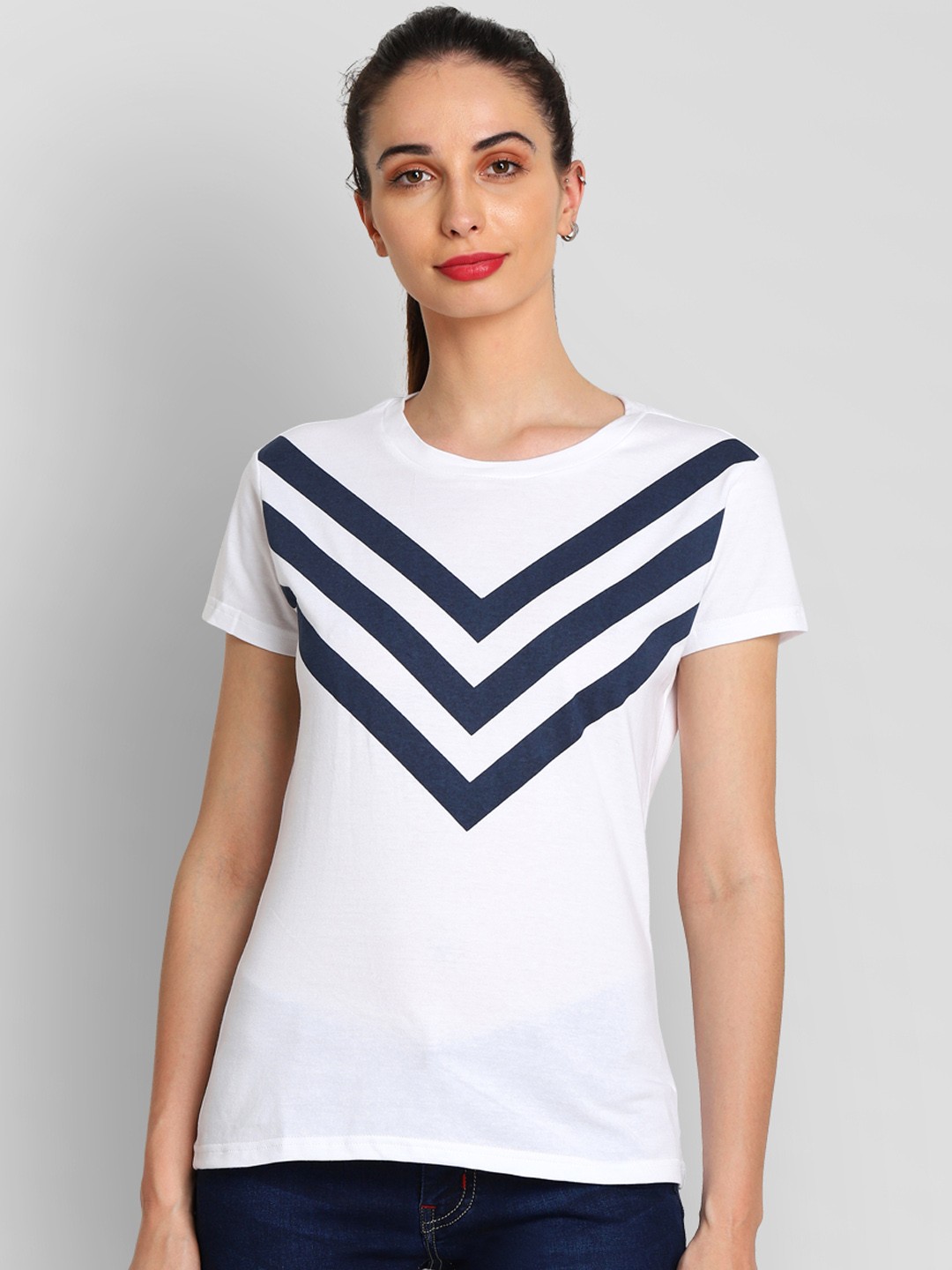 

JUMP USA Women White & Navy Blue Striped Round Neck T-shirt