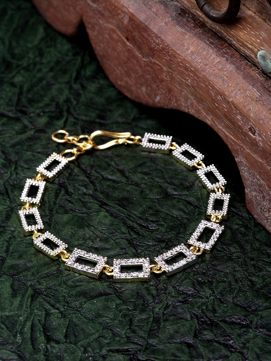 

DUGRISTYLE Gold-Toned Gold-Plated Bracelet