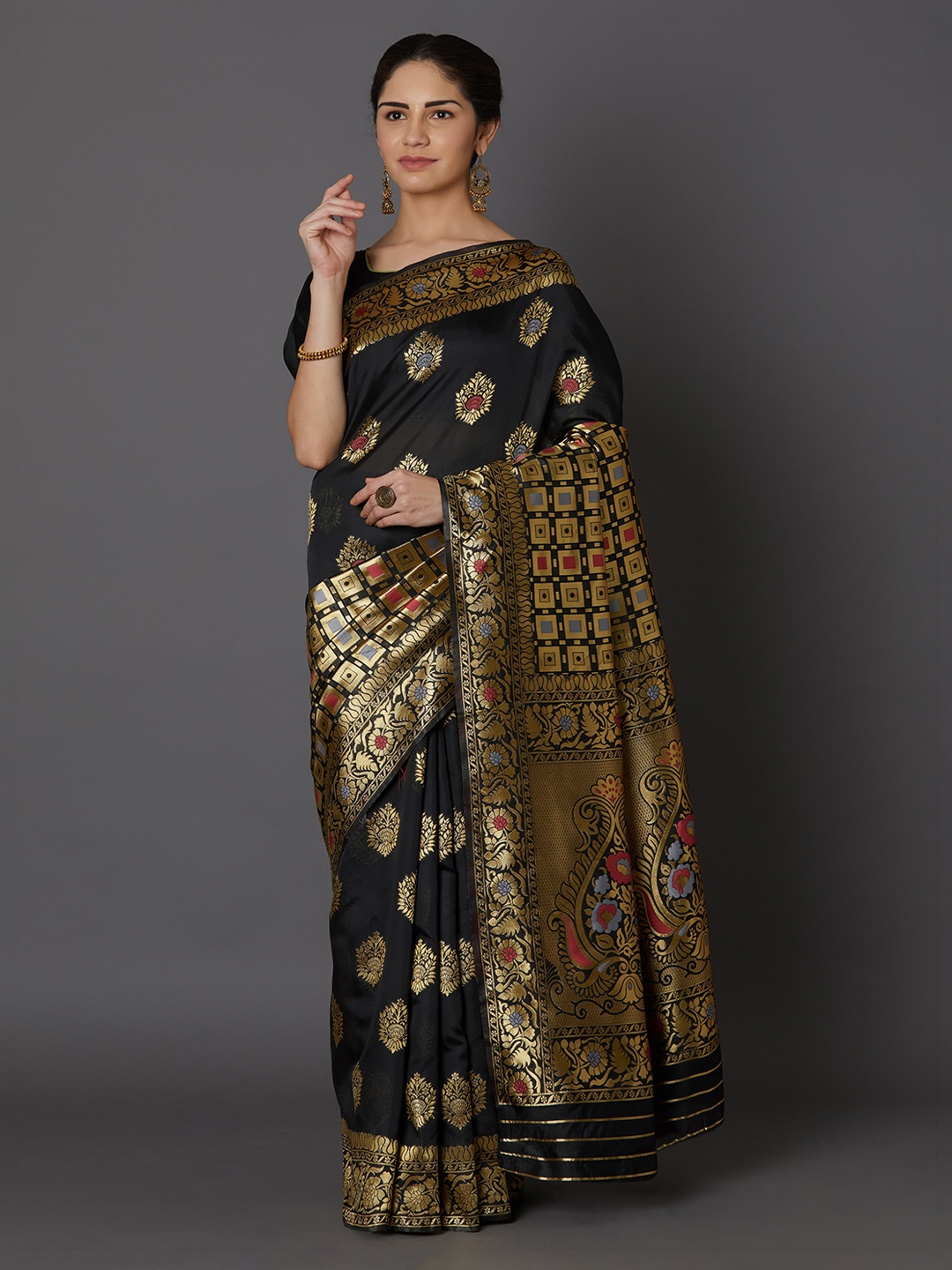 

Mitera Black & Gold-Coloured Silk Blend Woven Design Kanjeevaram Saree