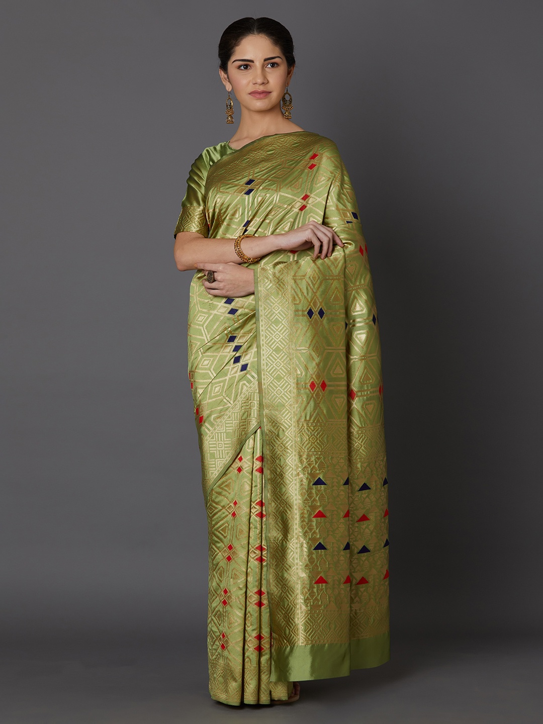 

Mitera Green Silk Blend Woven Design Kanjeevaram Saree