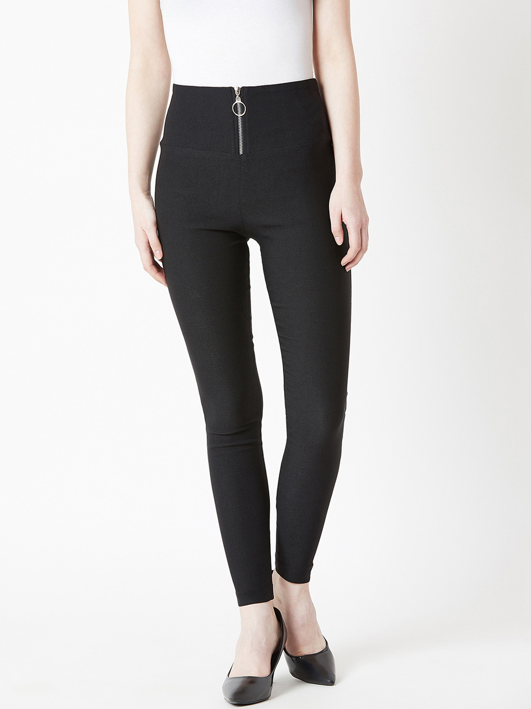 

Miss Chase Women Black Solid Jeggings