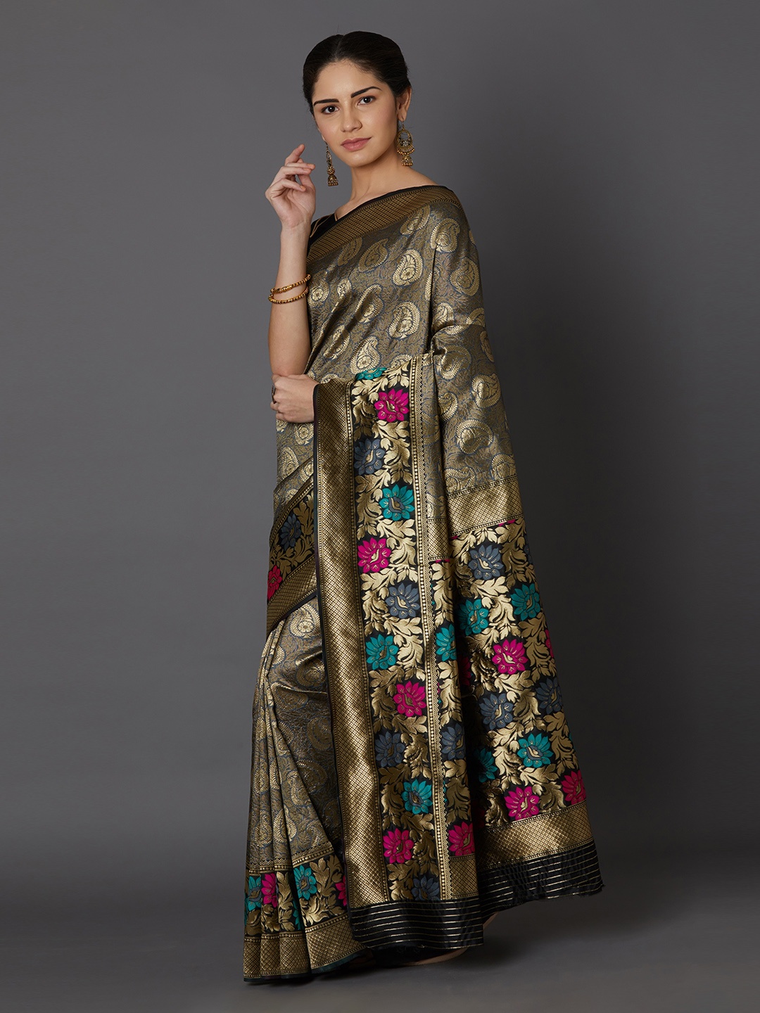 

Mitera Gold-Toned & Black Silk Blend Woven Design Kanjeevaram Saree