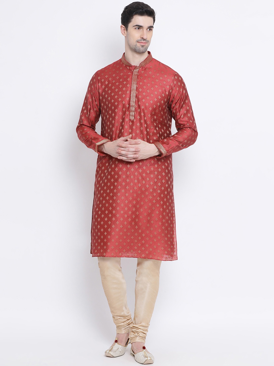 

Sanwara Men Red & Gold-Toned Self Design Kurta with Churidar