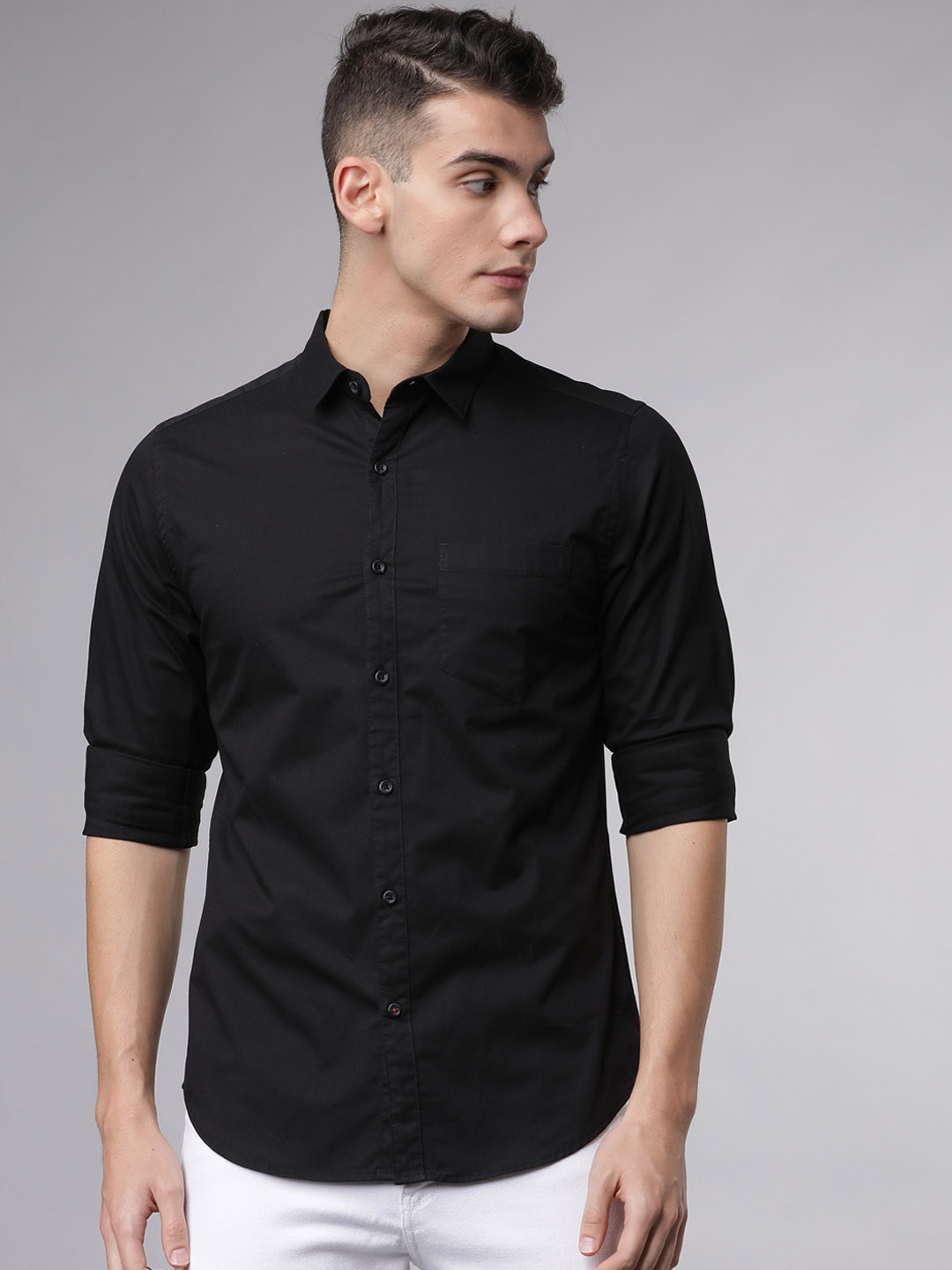 

LOCOMOTIVE Men Black Slim Fit Solid Casual Shirt