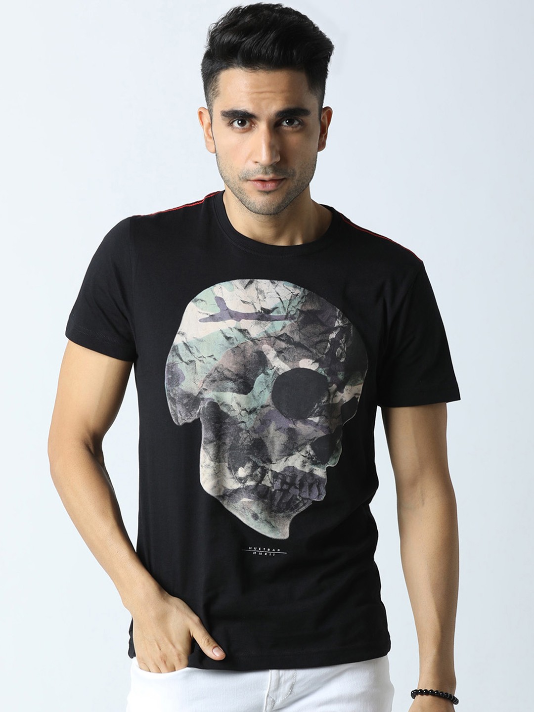 

Huetrap Men Black & Grey Printed Round Neck T-shirt