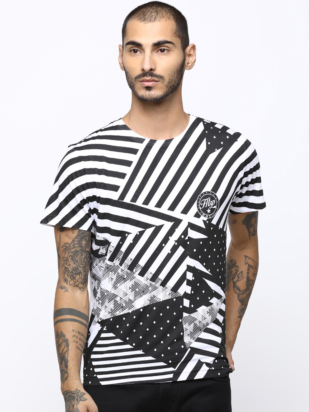 

Huetrap Men White & Black Striped Round Neck T-shirt