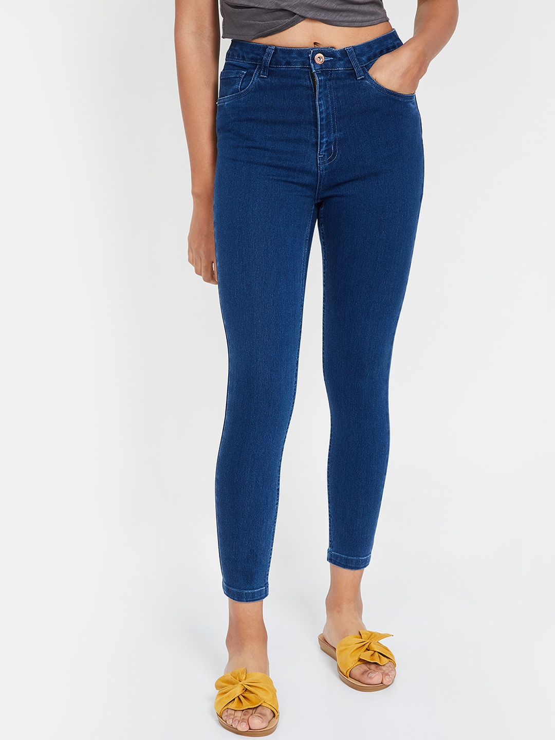 

Ginger by Lifestyle Women Blue Slim Fit Mid-Rise Clean Look Jeans