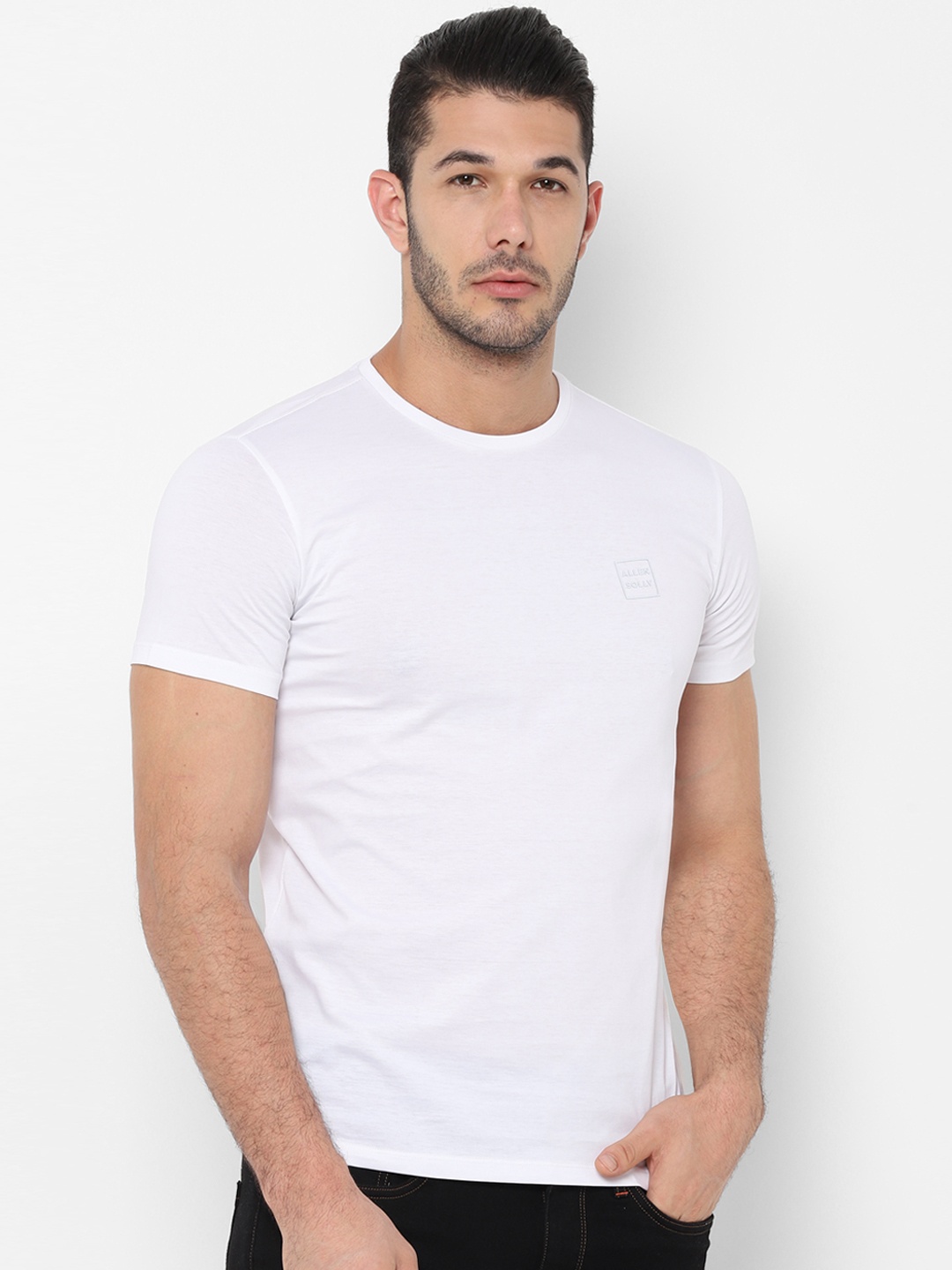 

Allen Solly Men White Solid Round Neck Pure Cotton T-shirt