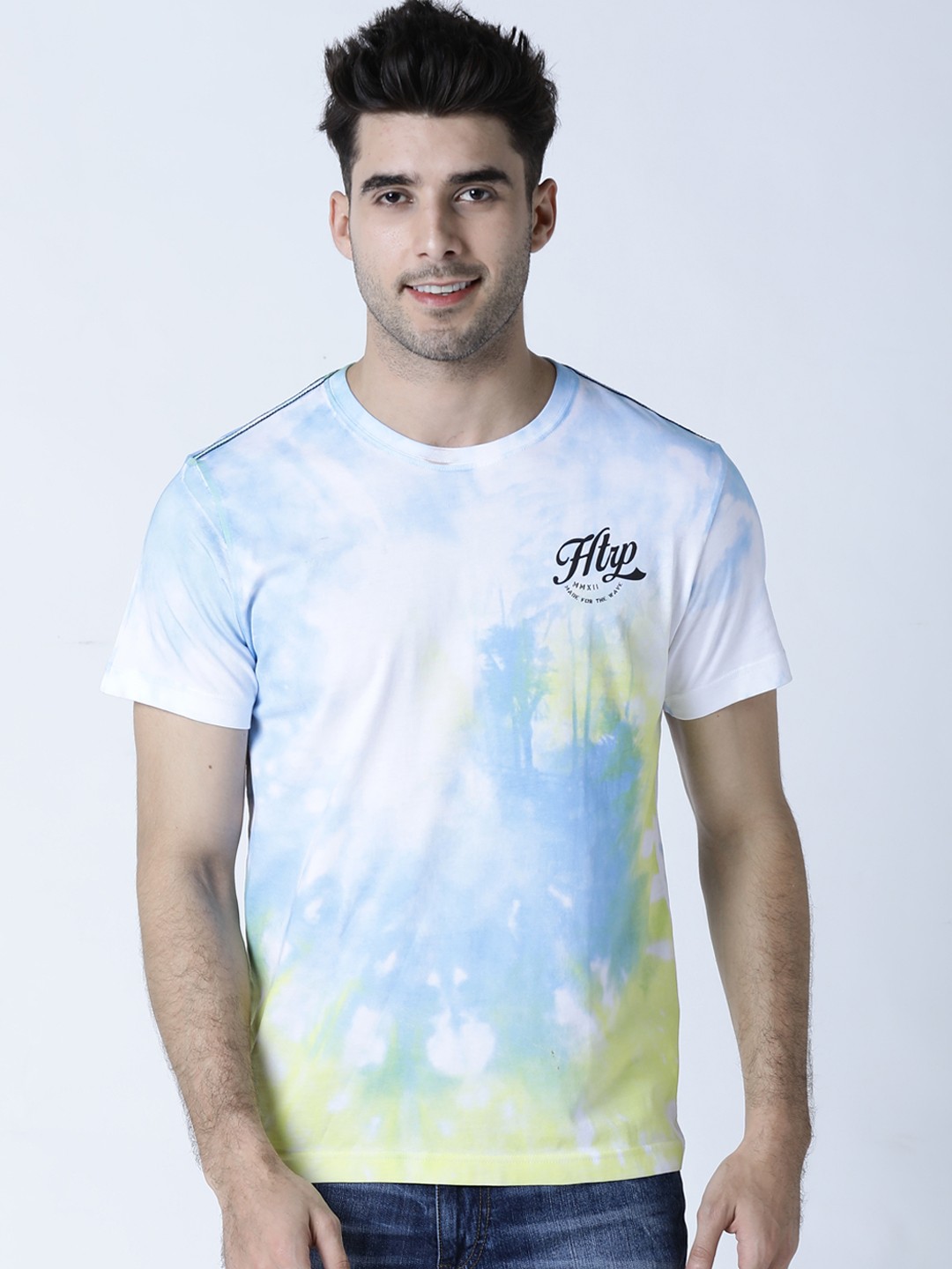 

Huetrap Men Turquoise Blue & White Printed Round Neck T-shirt