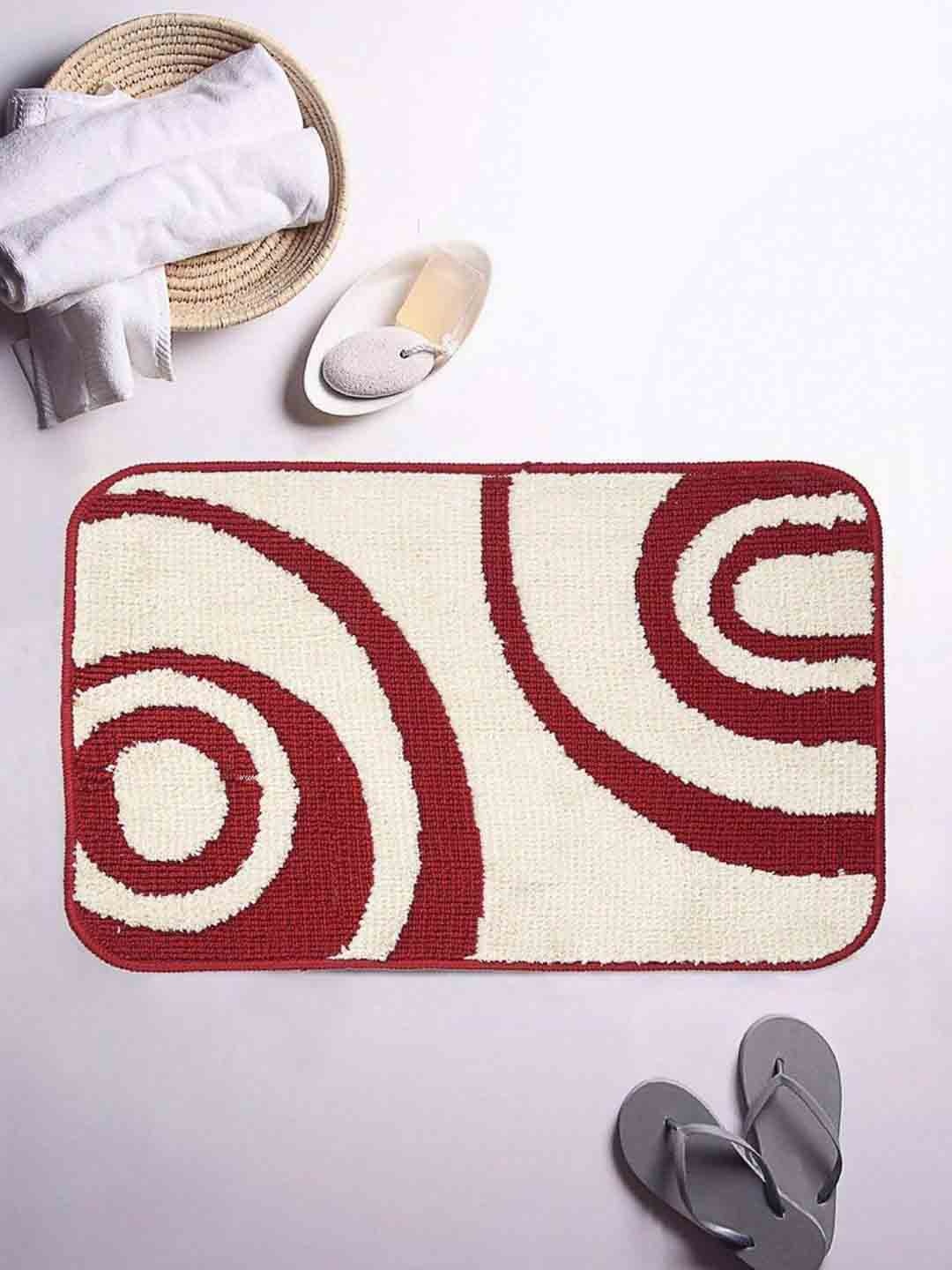 

ROMEE White & Maroon Printed Microfiber Bath Rug