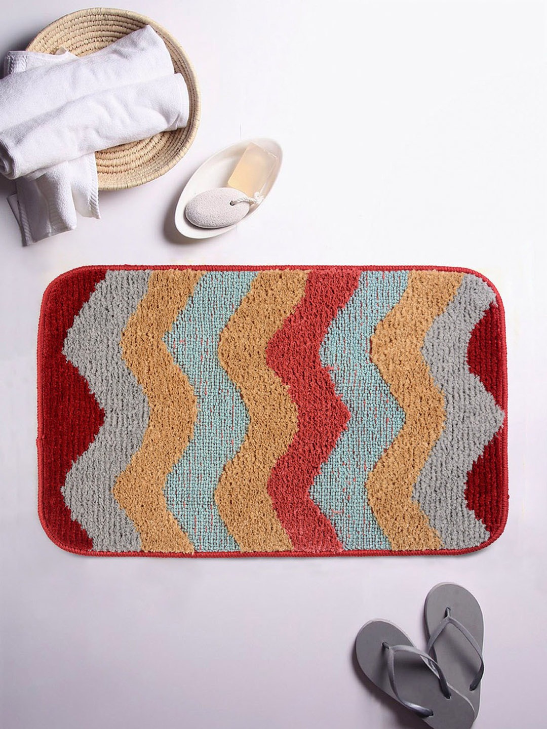 

ROMEE Brown & Red Printed Rectangular Microfiber Bath Rug