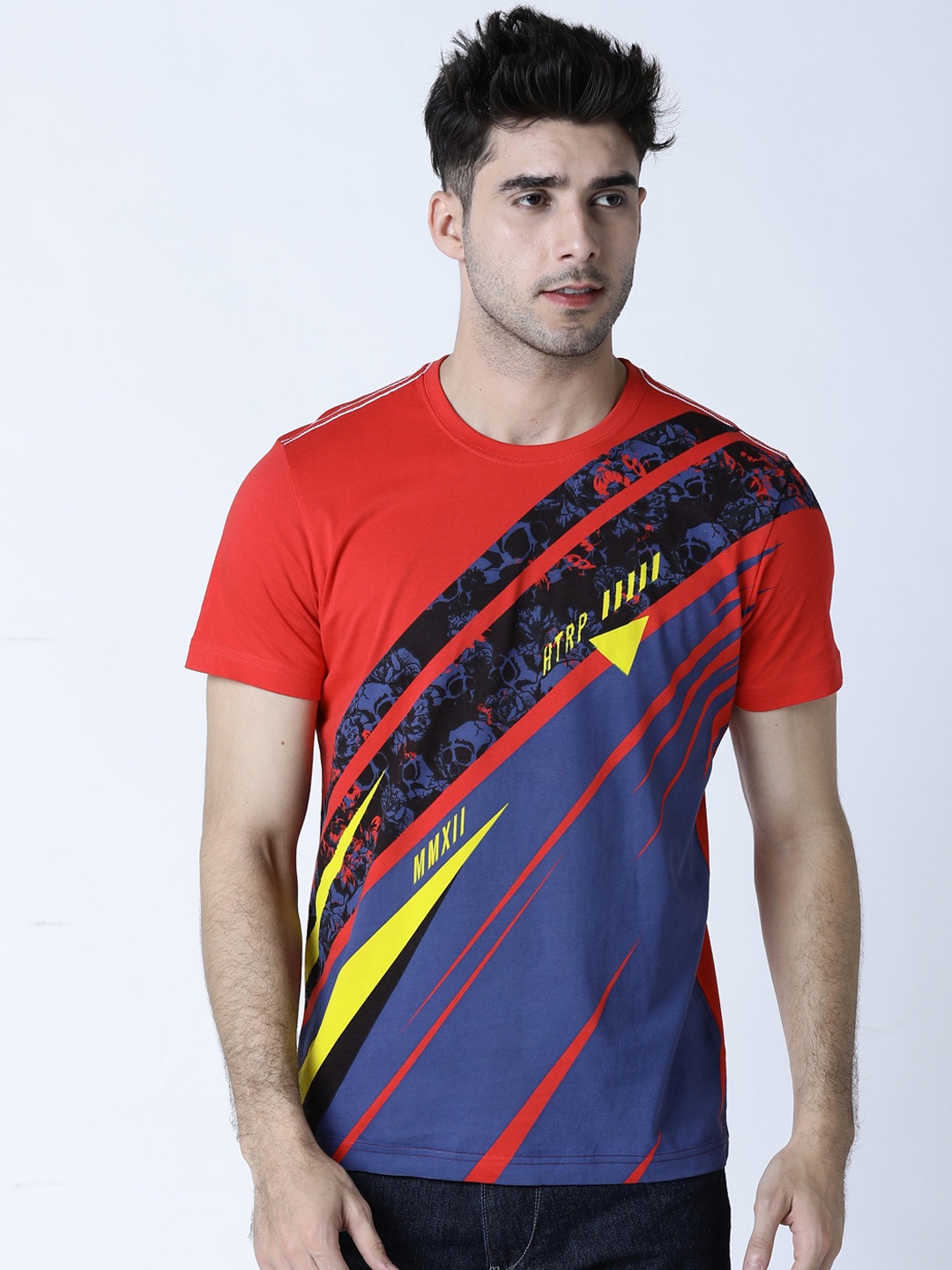 

Huetrap Men Red & Navy Blue Colourblocked Round Neck T-shirt