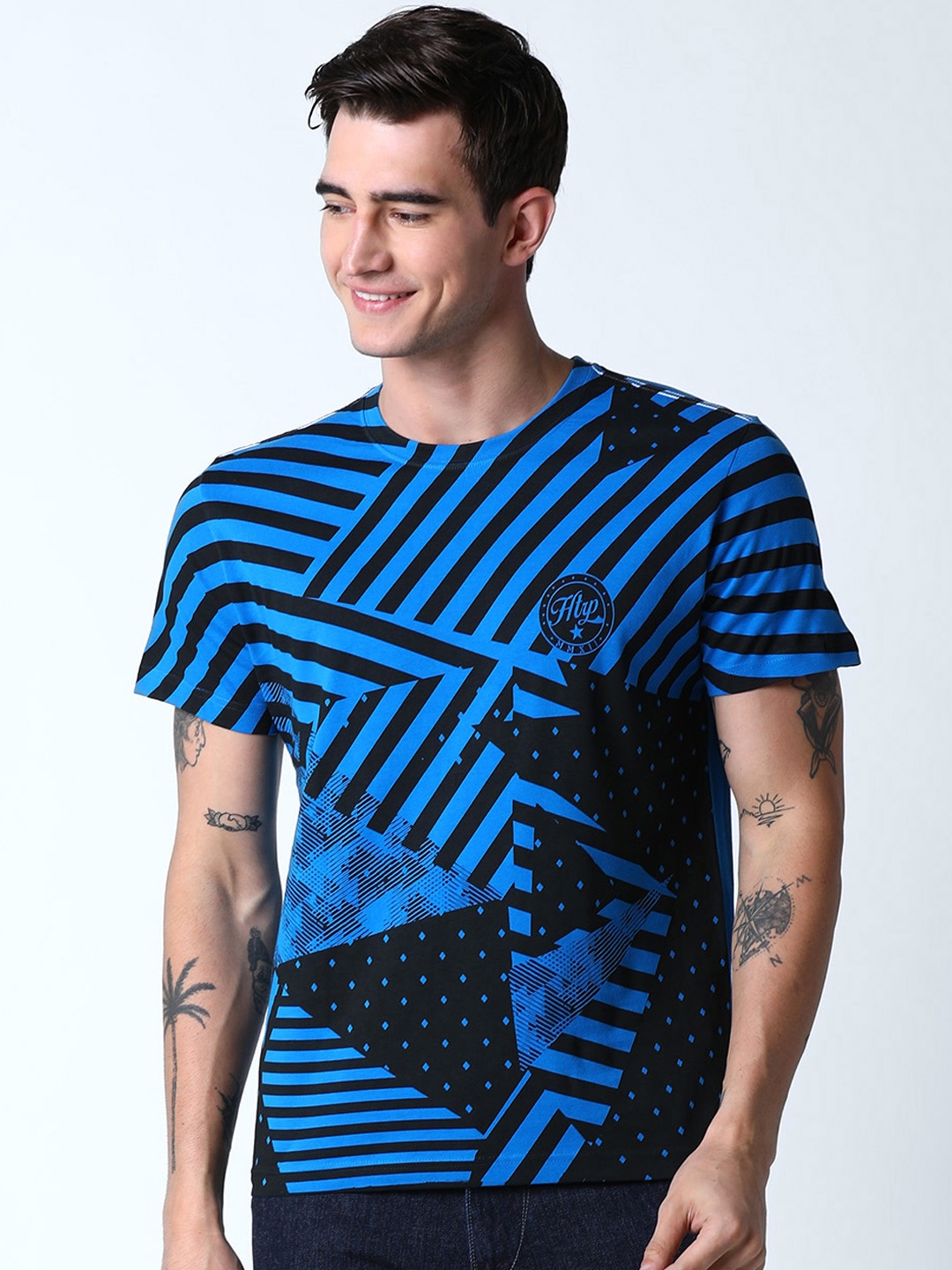 

Huetrap Men Blue & Black Striped Round Neck T-shirt