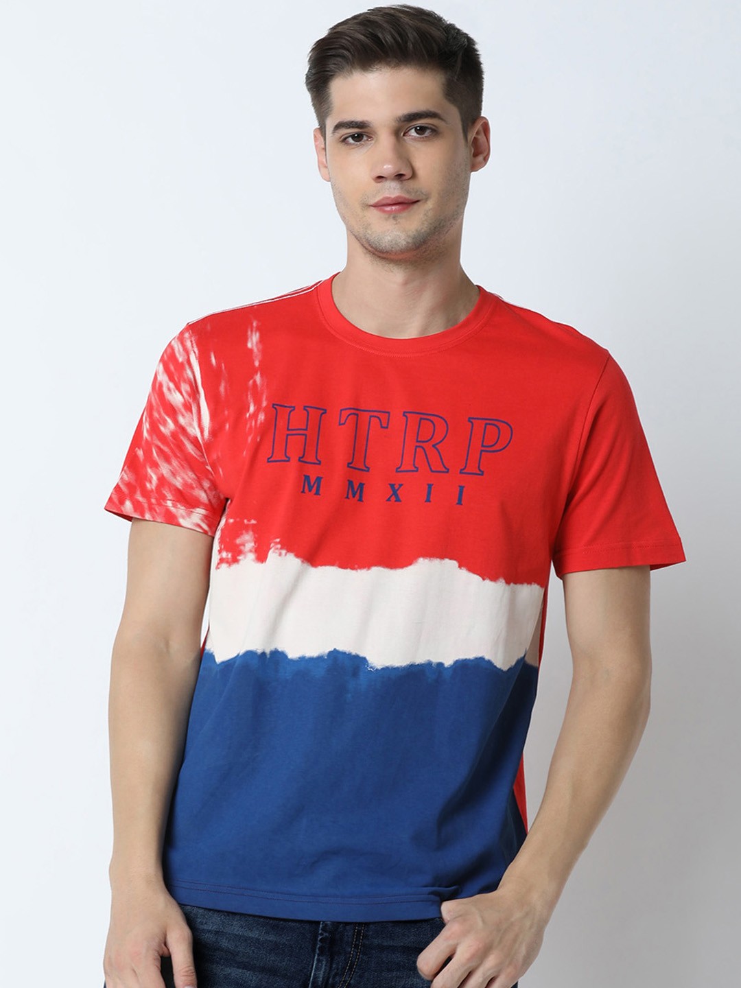 

Huetrap Men Red & Navy Blue Colourblocked Round Neck T-shirt