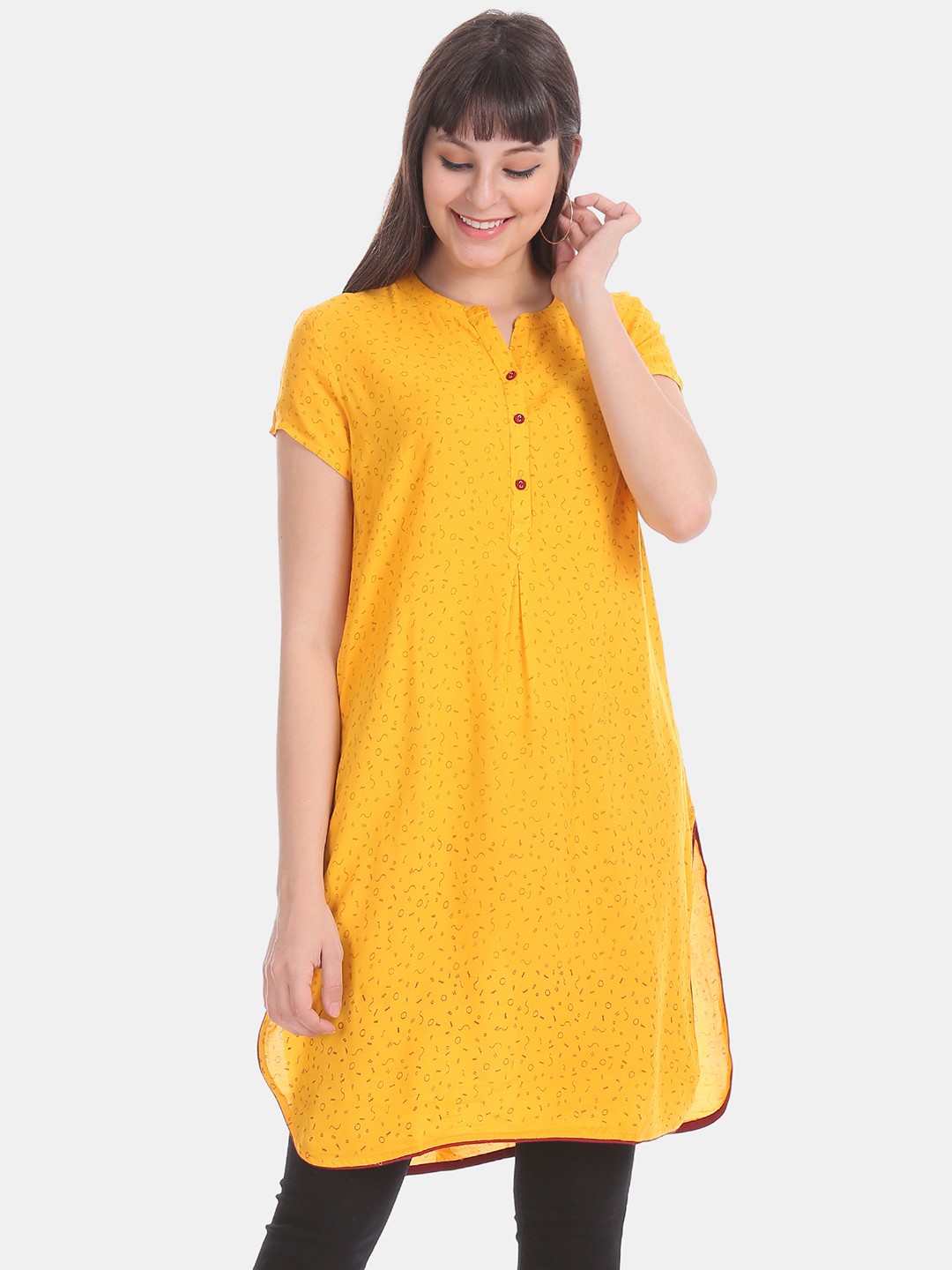 

Karigari Women Yellow Solid Straight Kurta