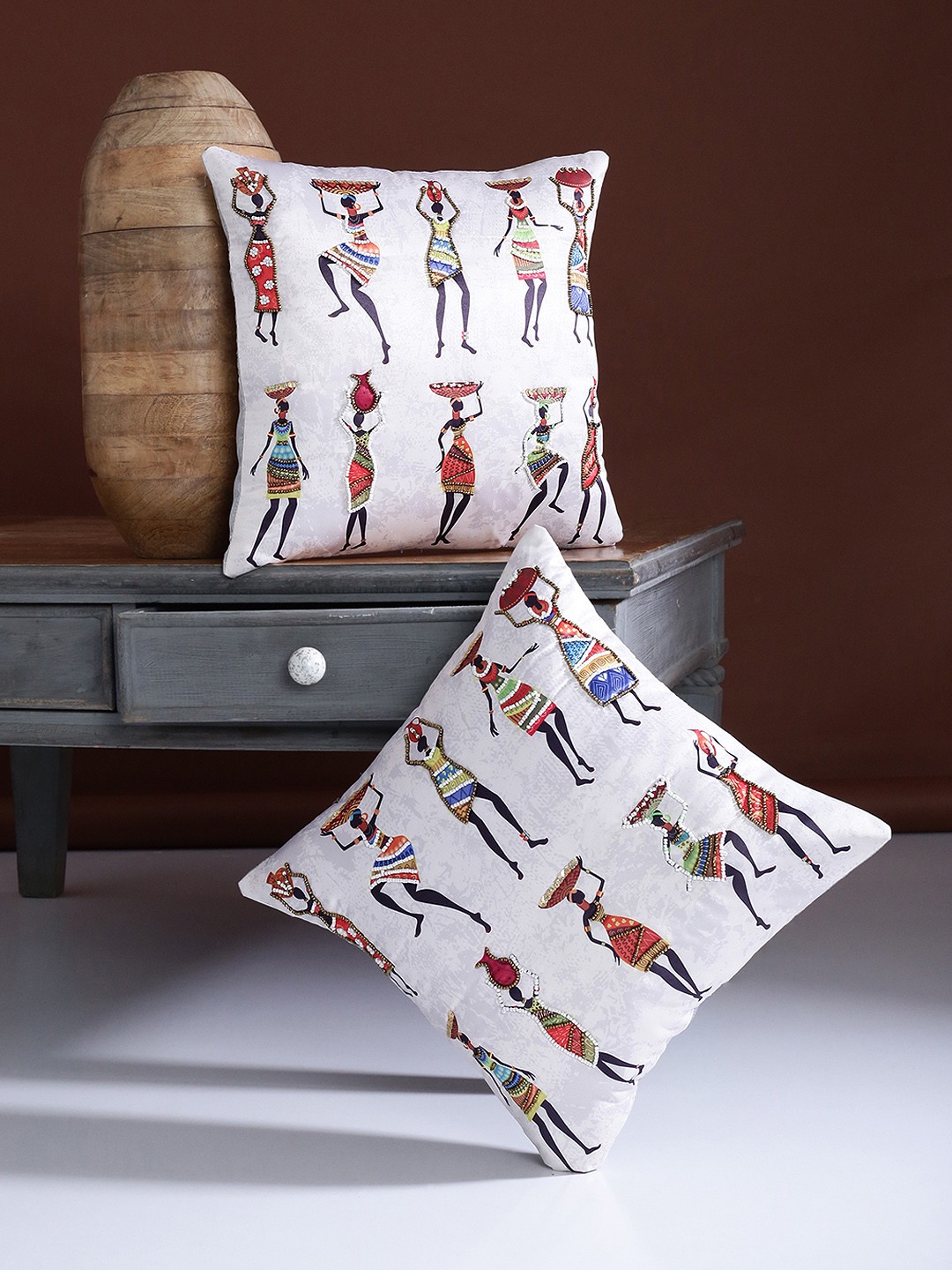 

Alina decor Off-White & Red Set of 2 Ethnic Motifs Square Cushion Covers