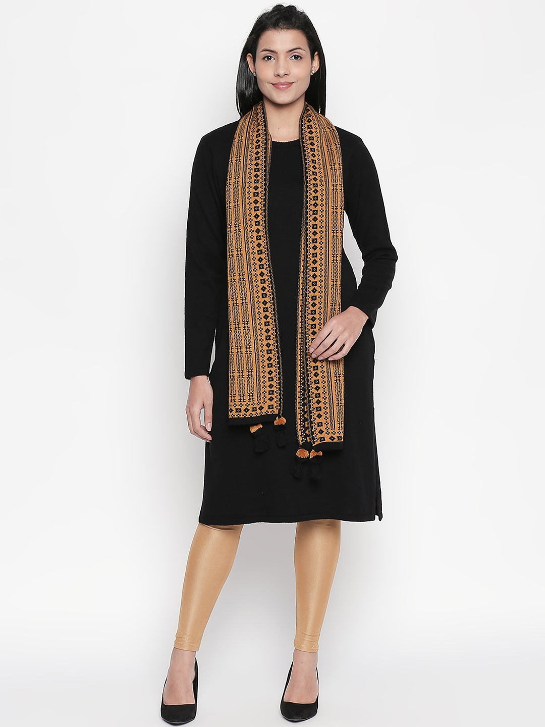 

RANGMANCH BY PANTALOONS Women Black Solid Straight Kurta With Scarf