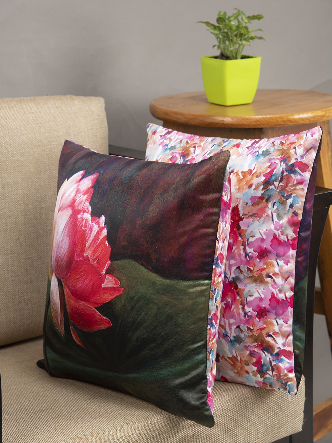 

HOUZZCODE Pink & Green Set of 2 Floral Square Cushion Covers