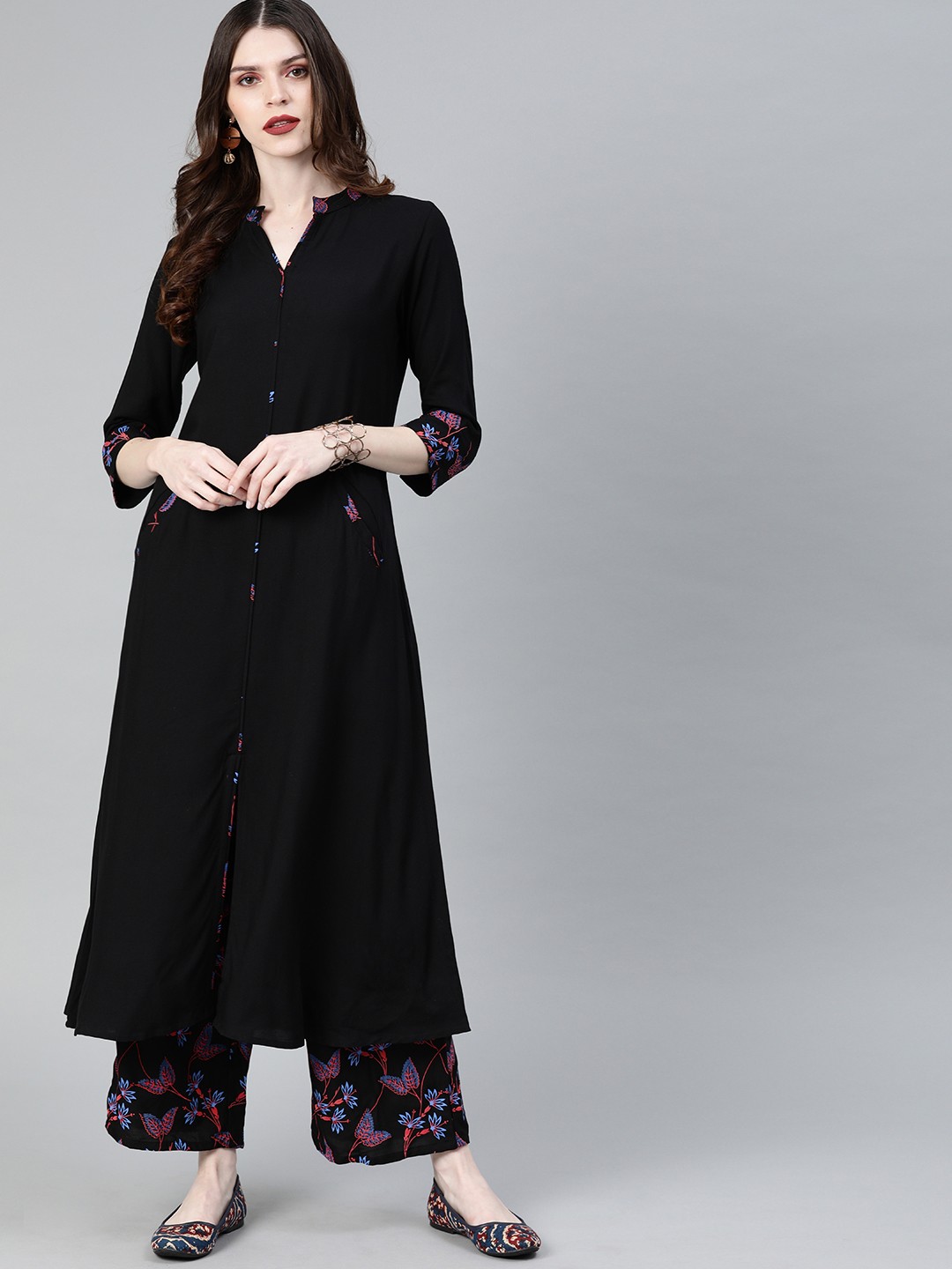 

ZIYAA Women Black Solid A-Line Kurta