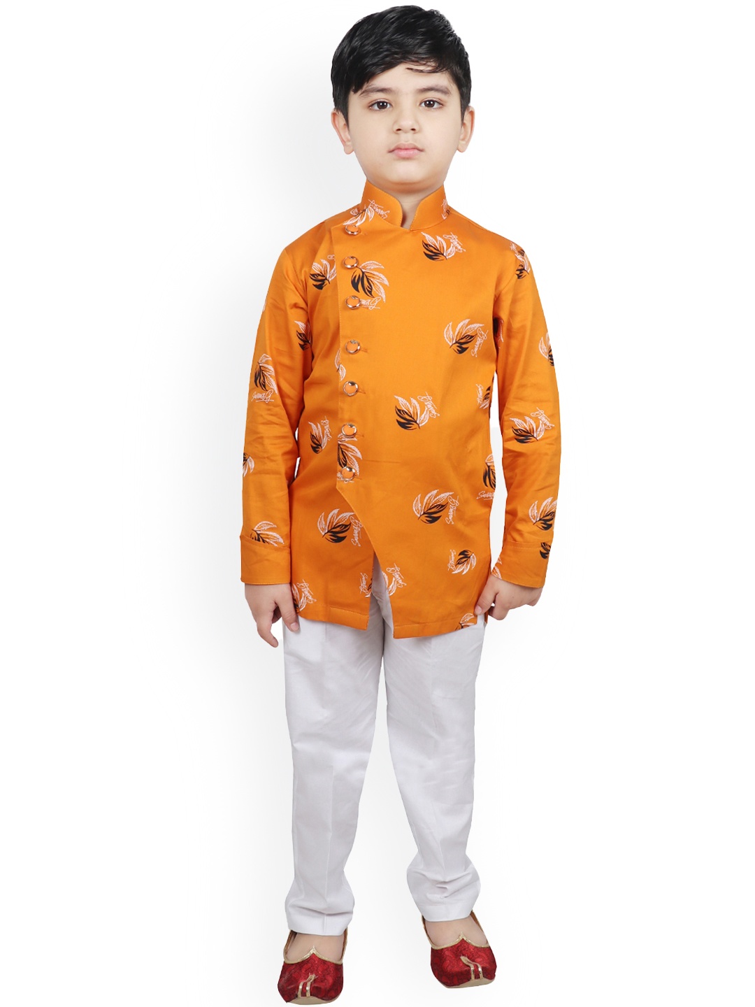 

SG YUVRAJ Boys Yellow & White Printed Kurta with Trousers