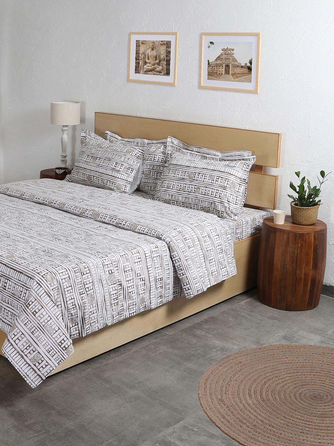 

House This White & Brown Geometric Mild Winter 110 GSM Double Bed Dohar