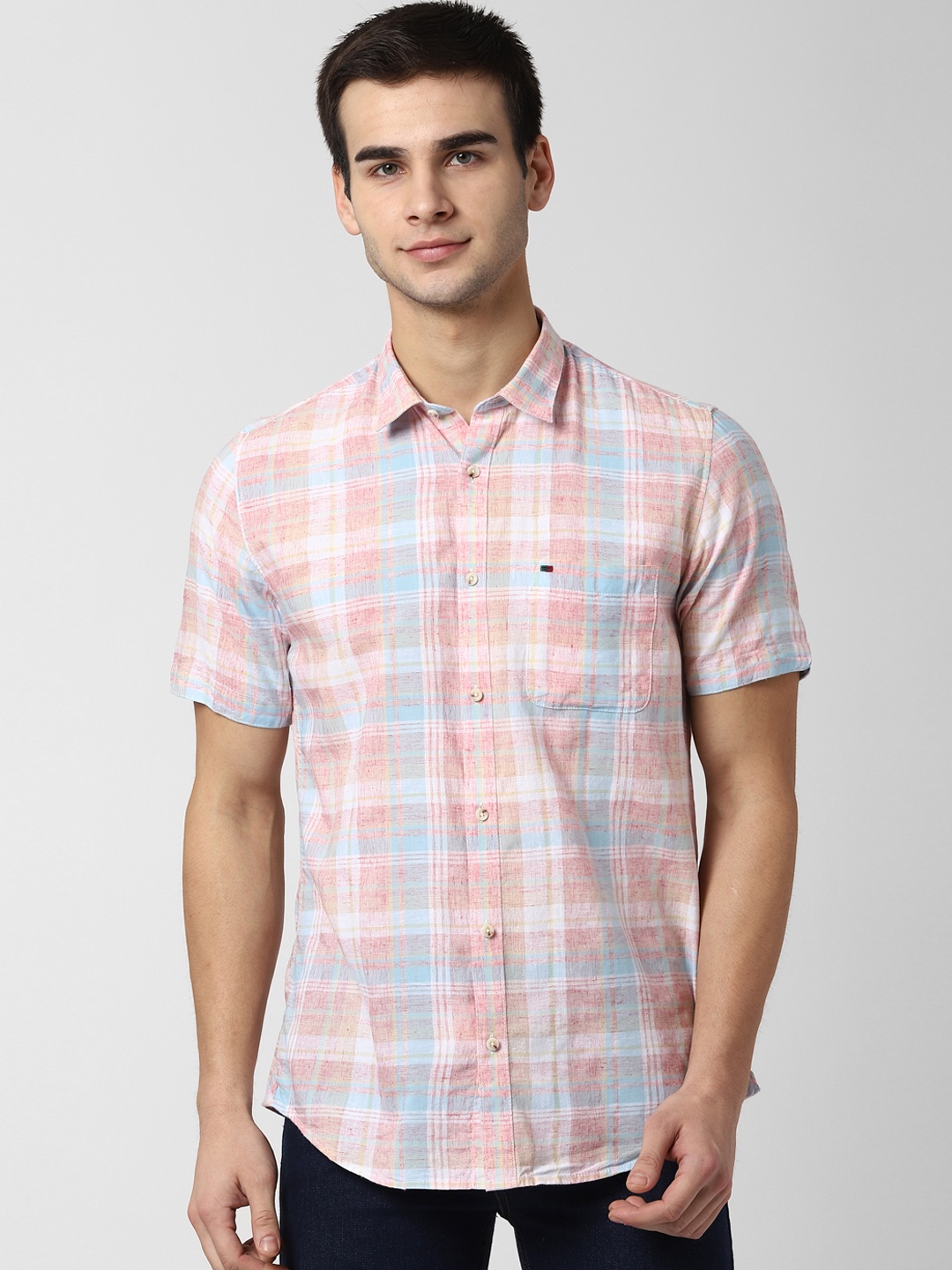 

Peter England Casuals Men Pink & Blue Slim Fit Checked Casual Shirt