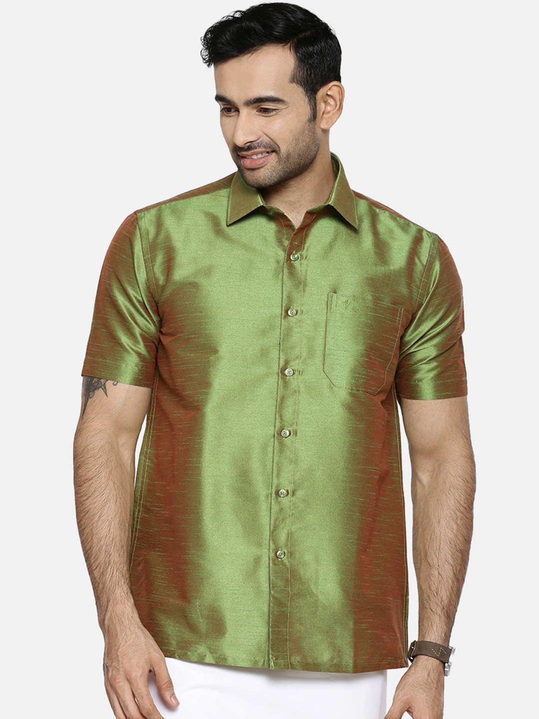 

Ramraj Men Green & Red Regular Fit Solid Ethnic Shirt