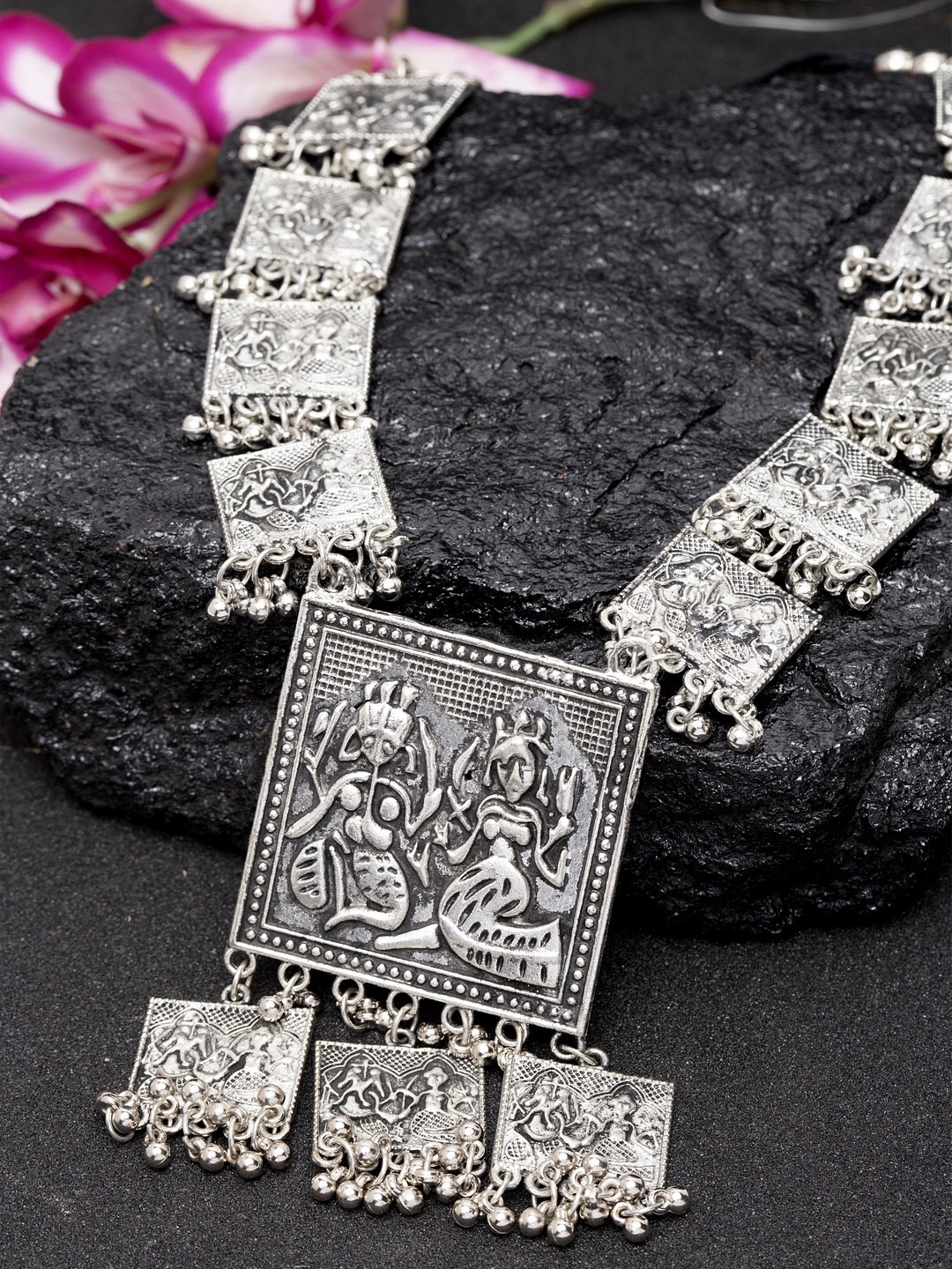 

Moedbuille Silver German Silver Brass-Plated Oxidised Necklace