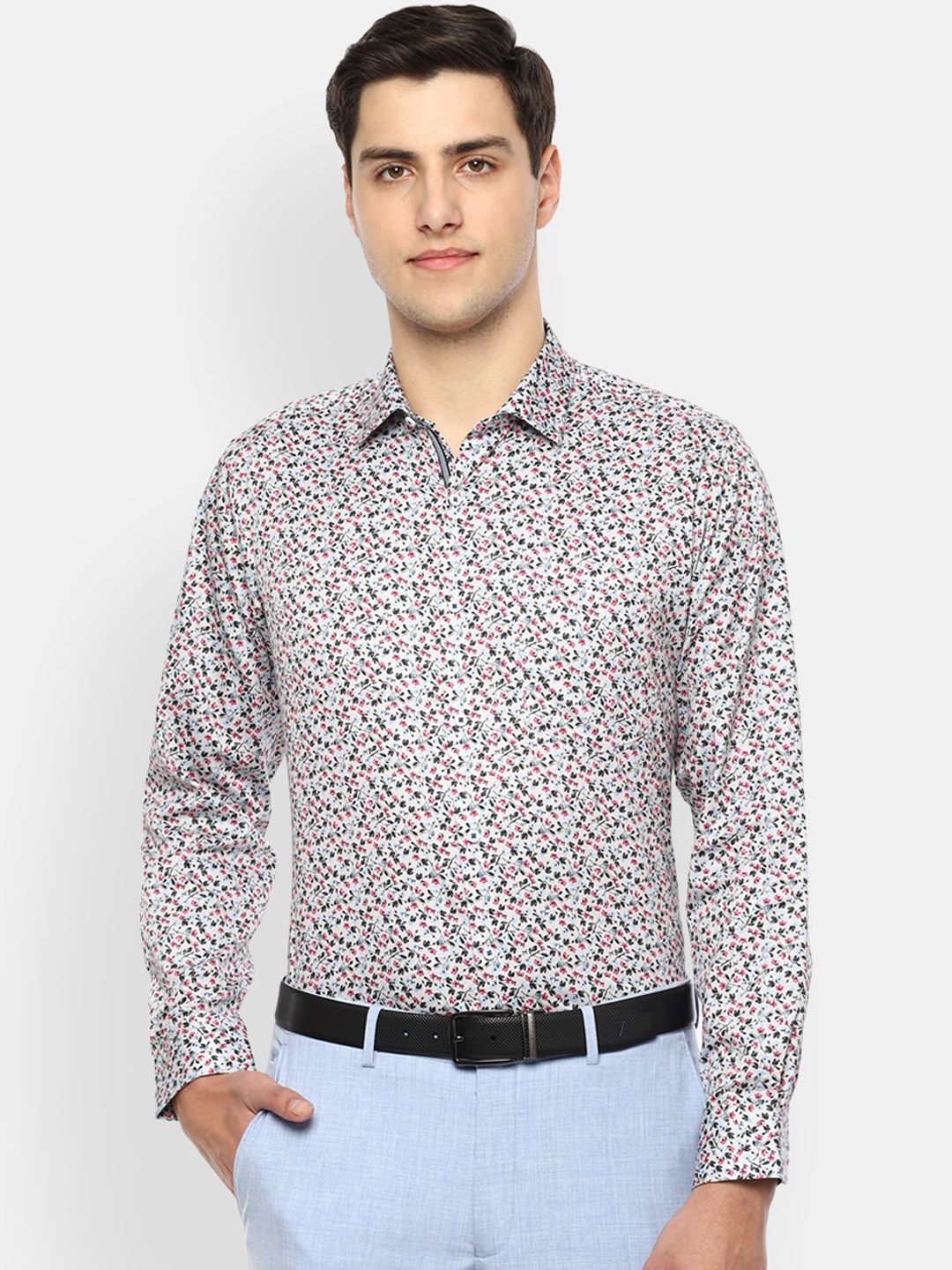 

Van Heusen Men White & Pink Regular Fit Printed Semiformal Shirt