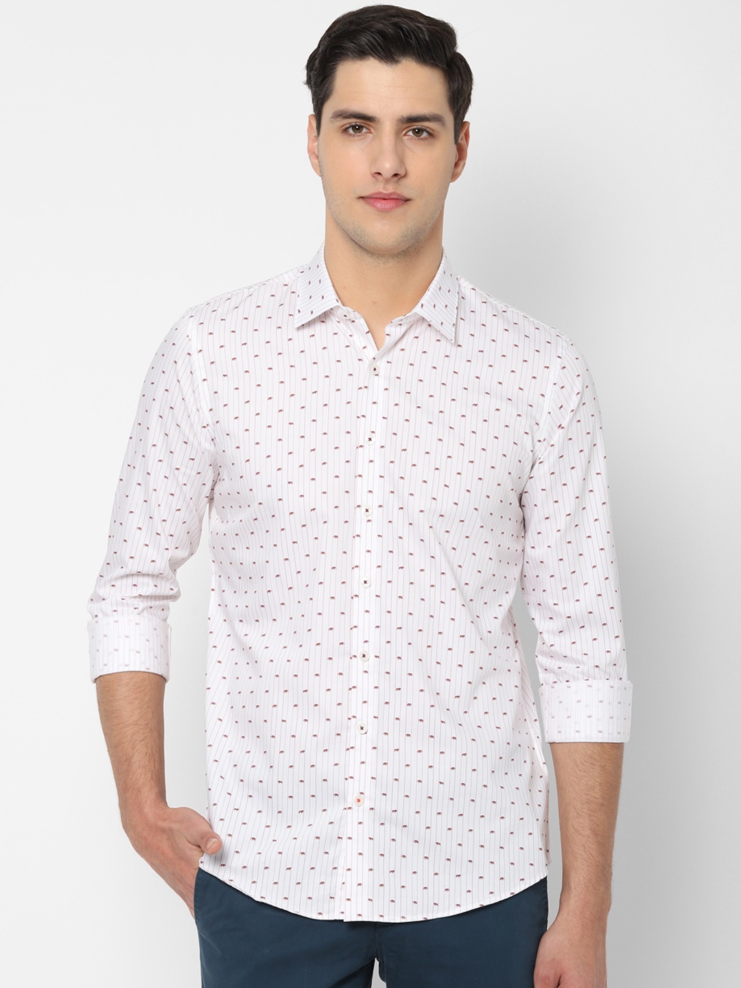 

SIMON CARTER LONDON Men White Regular Fit Printed Casual Shirt