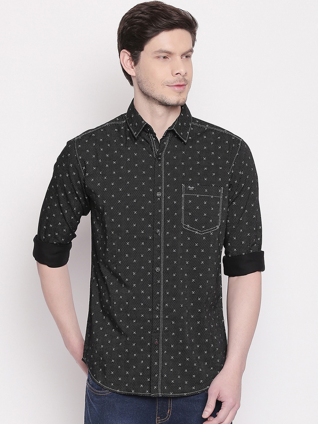

Mufti Men Black & White Slim Fit Printed Casual Shirt