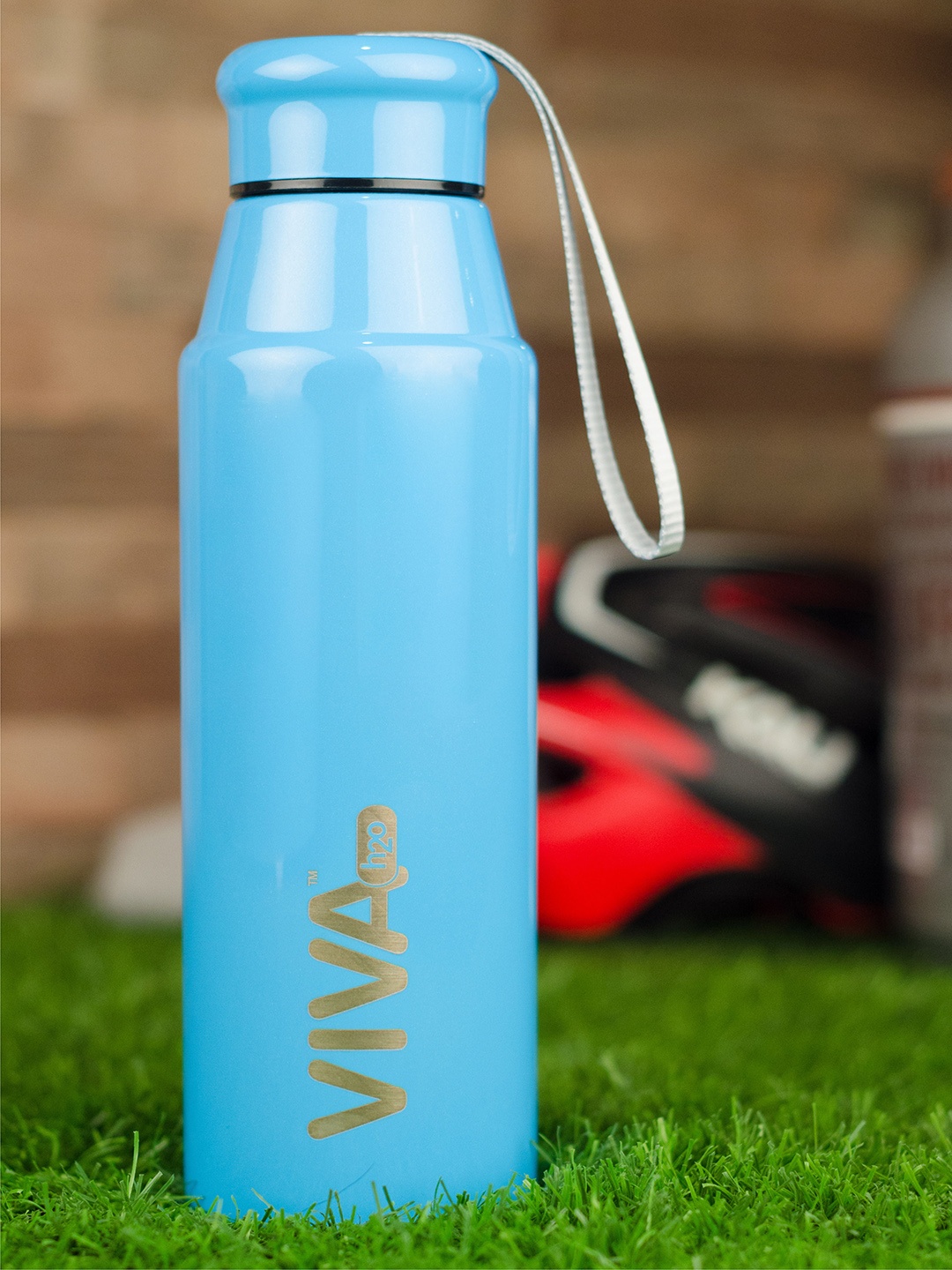 

VIVA h2o Blue Solid Stainless Steel Vaccum Insulated Water Bottle 680 ml