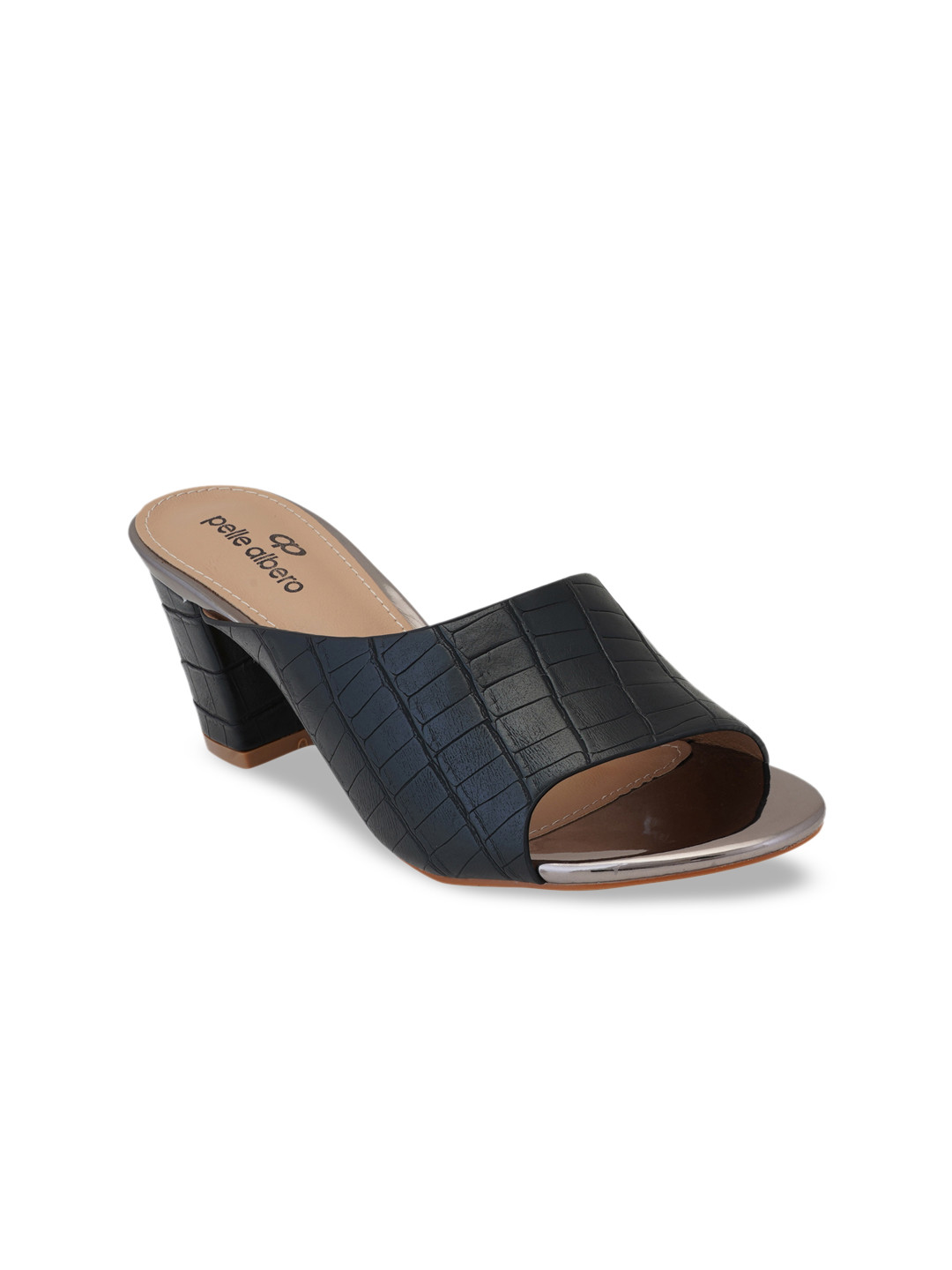 

pelle albero Women Black Textured Sandals