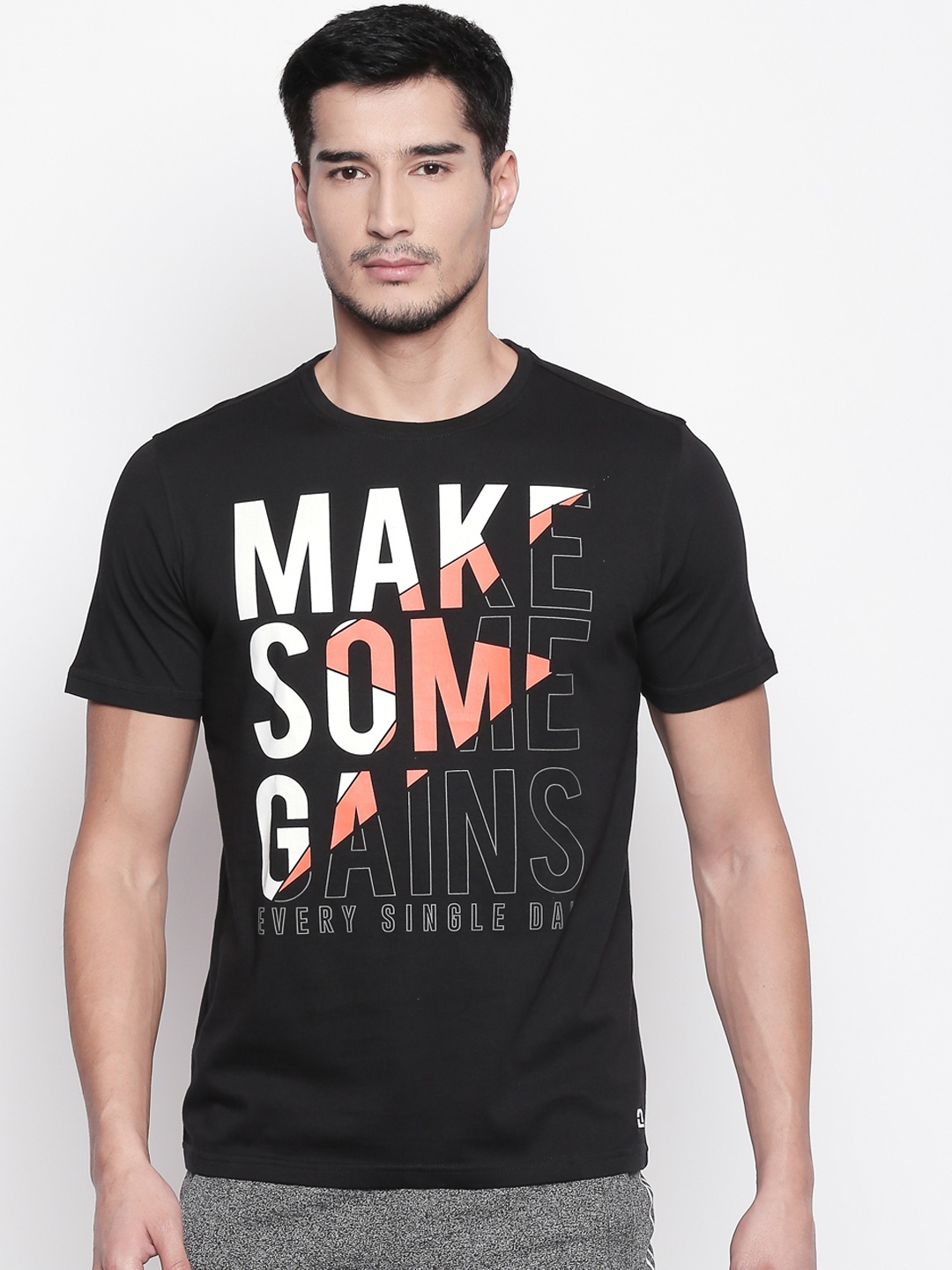 

Ajile by Pantaloons Men Black Printed Round Neck T-shirt