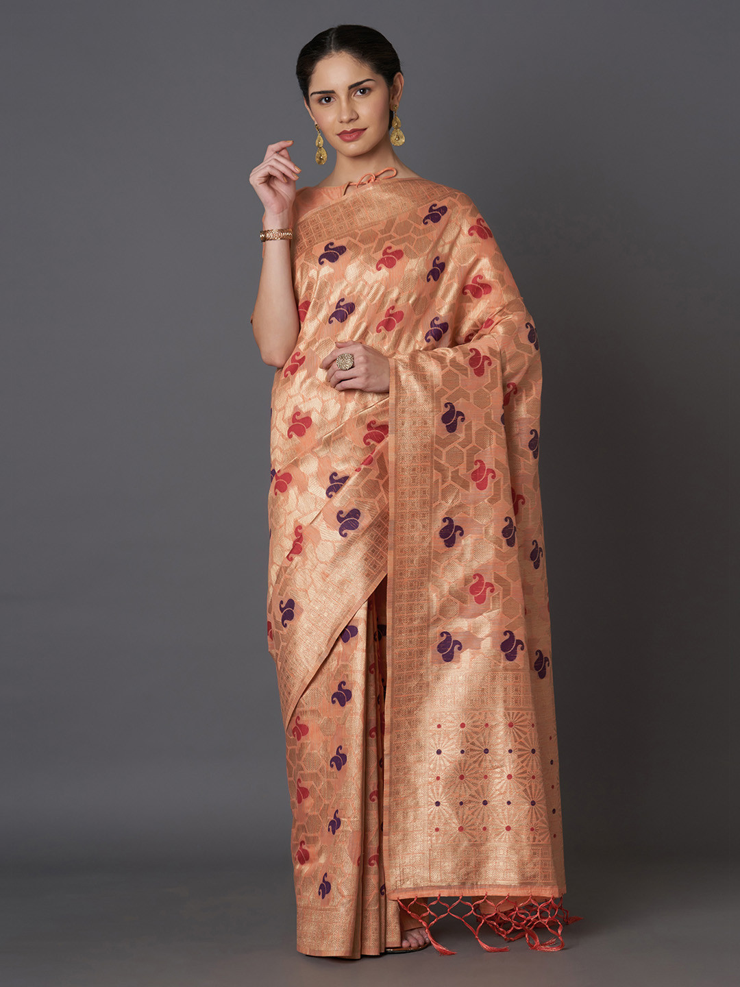 

Mitera Peach-Coloured & Gold-Toned Silk Blend Woven Design Kanjeevaram Saree