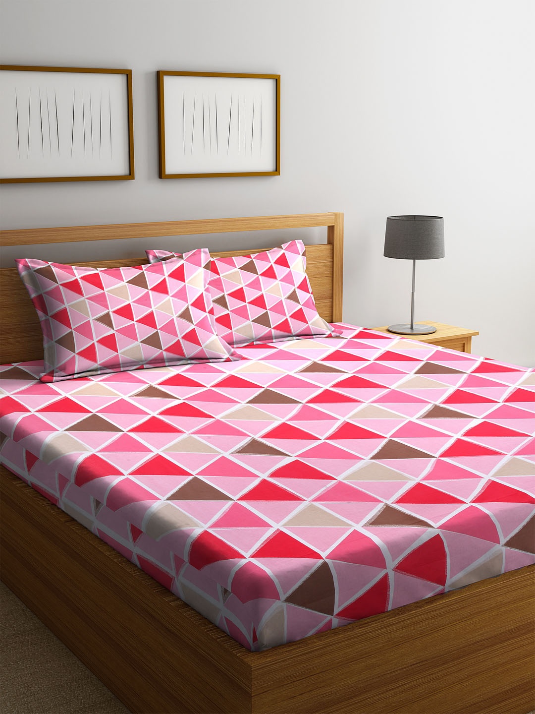 

Cortina Pink & Brown Geometric 144 TC Cotton 1 King Bedsheet with 2 Pillow Covers