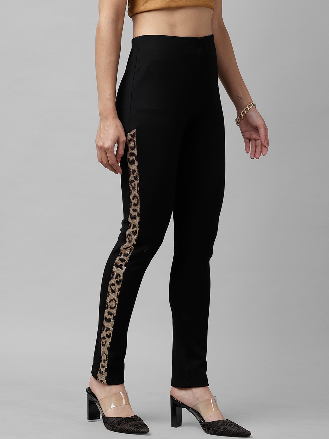 

KASSUALLY Women Black Solid Slim-Fit Treggings