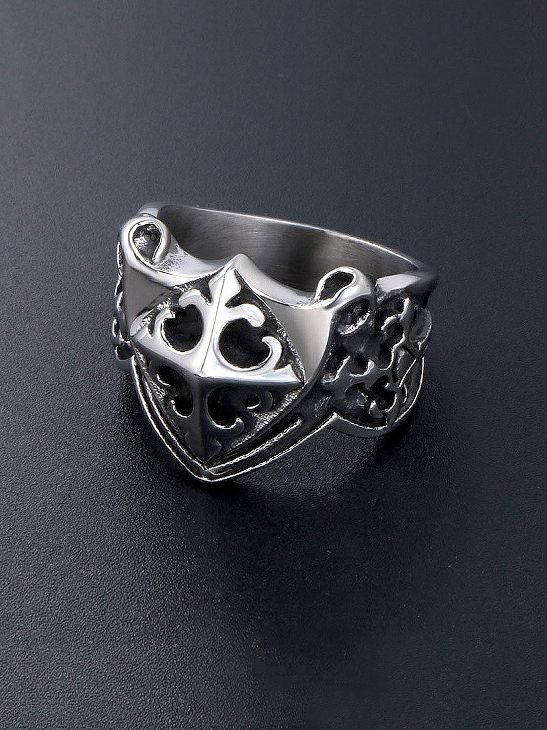 

Yellow Chimes Men Rhodium-Plated Silver-Toned & Black Pirate Symbol Stainless Steel Finger Ring