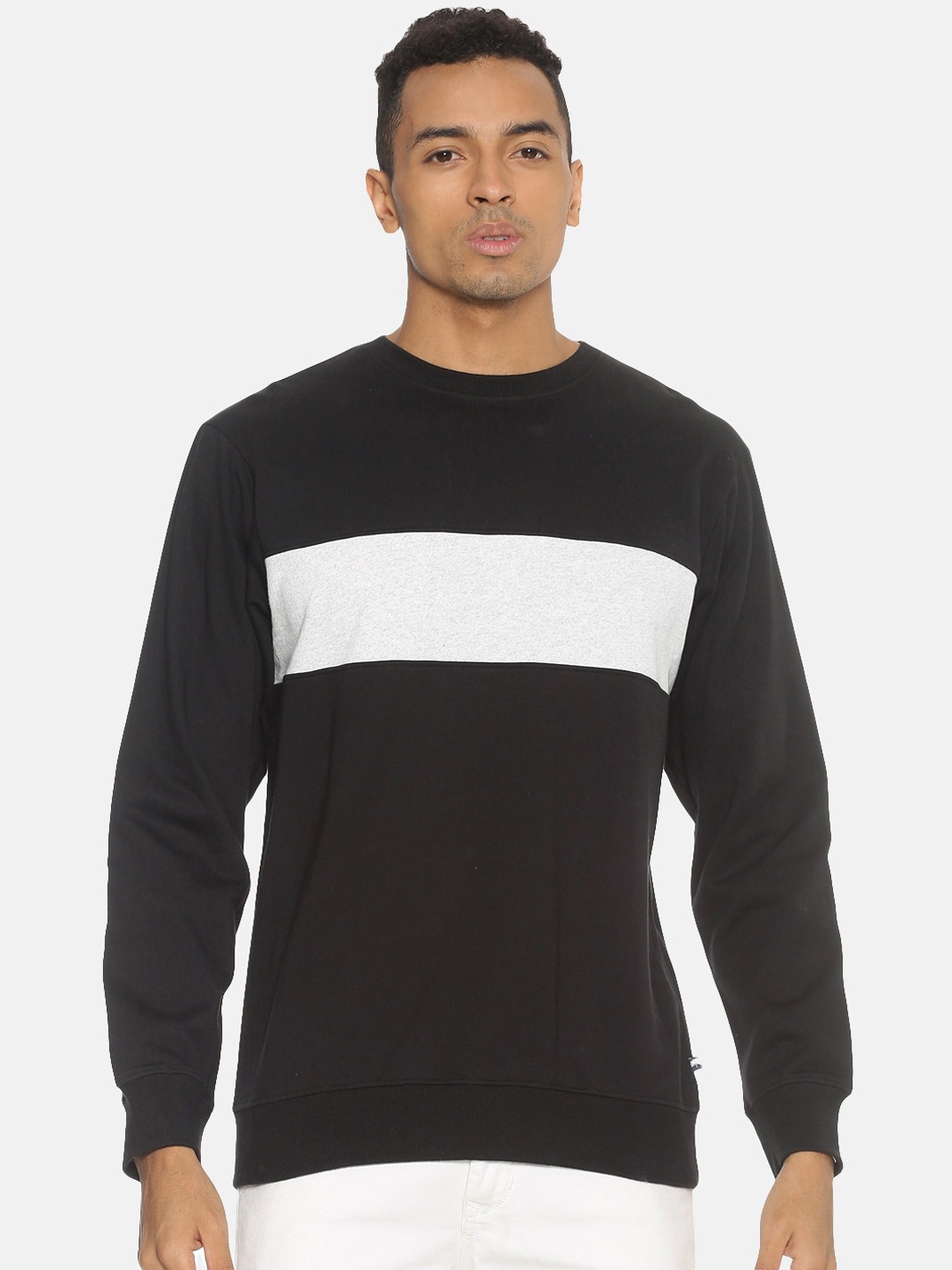 

Chennis Men Black & Grey Melange Solid Sweatshirt