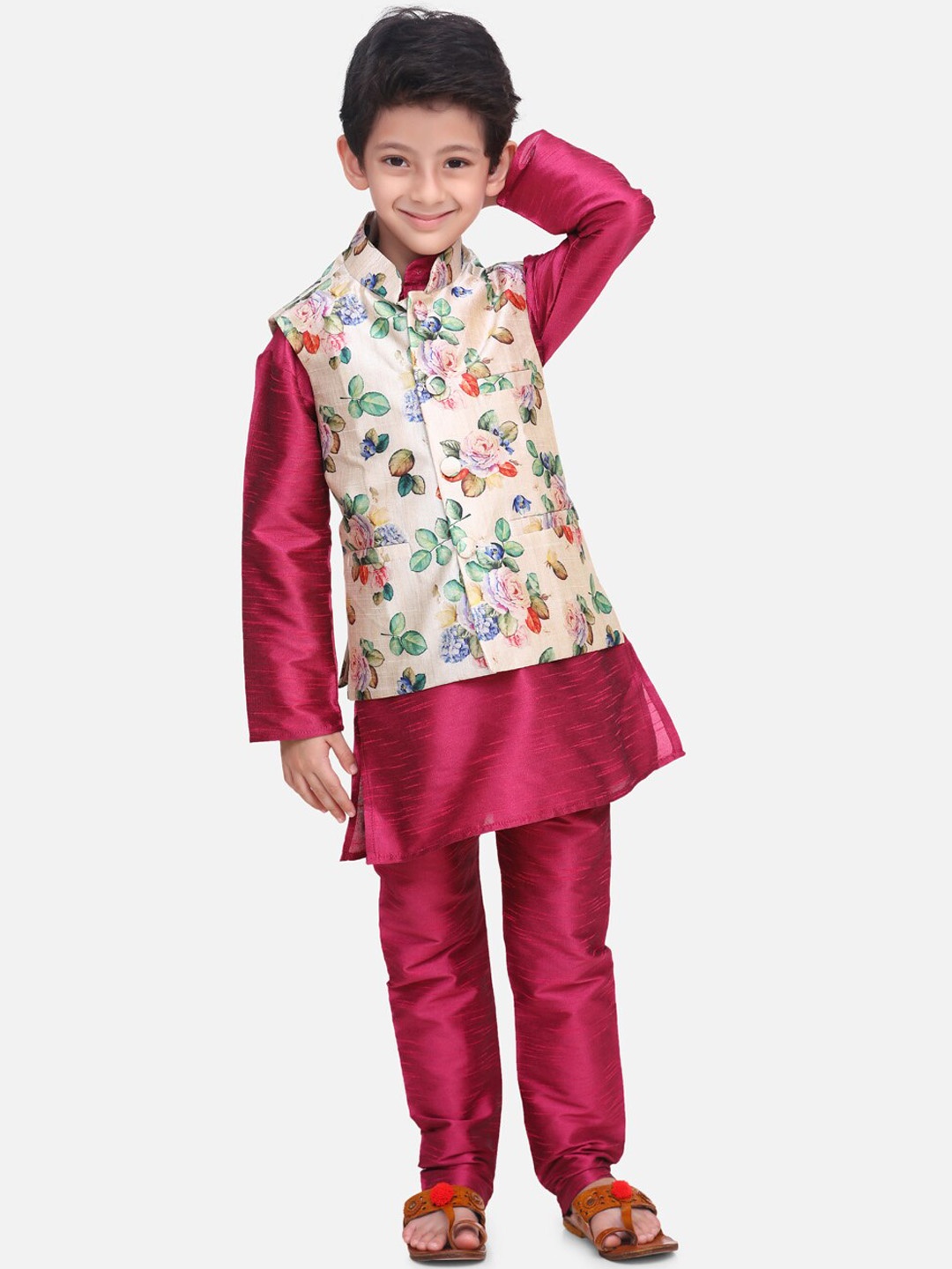 

LilPicks Boys Maroon Solid Kurta with Pyjamas & Nehru Jacket