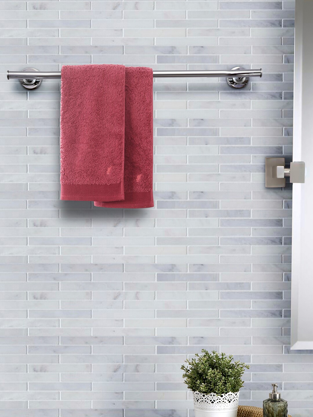 

MASPAR Set Of 2 Red 550 GSM Hand Towels