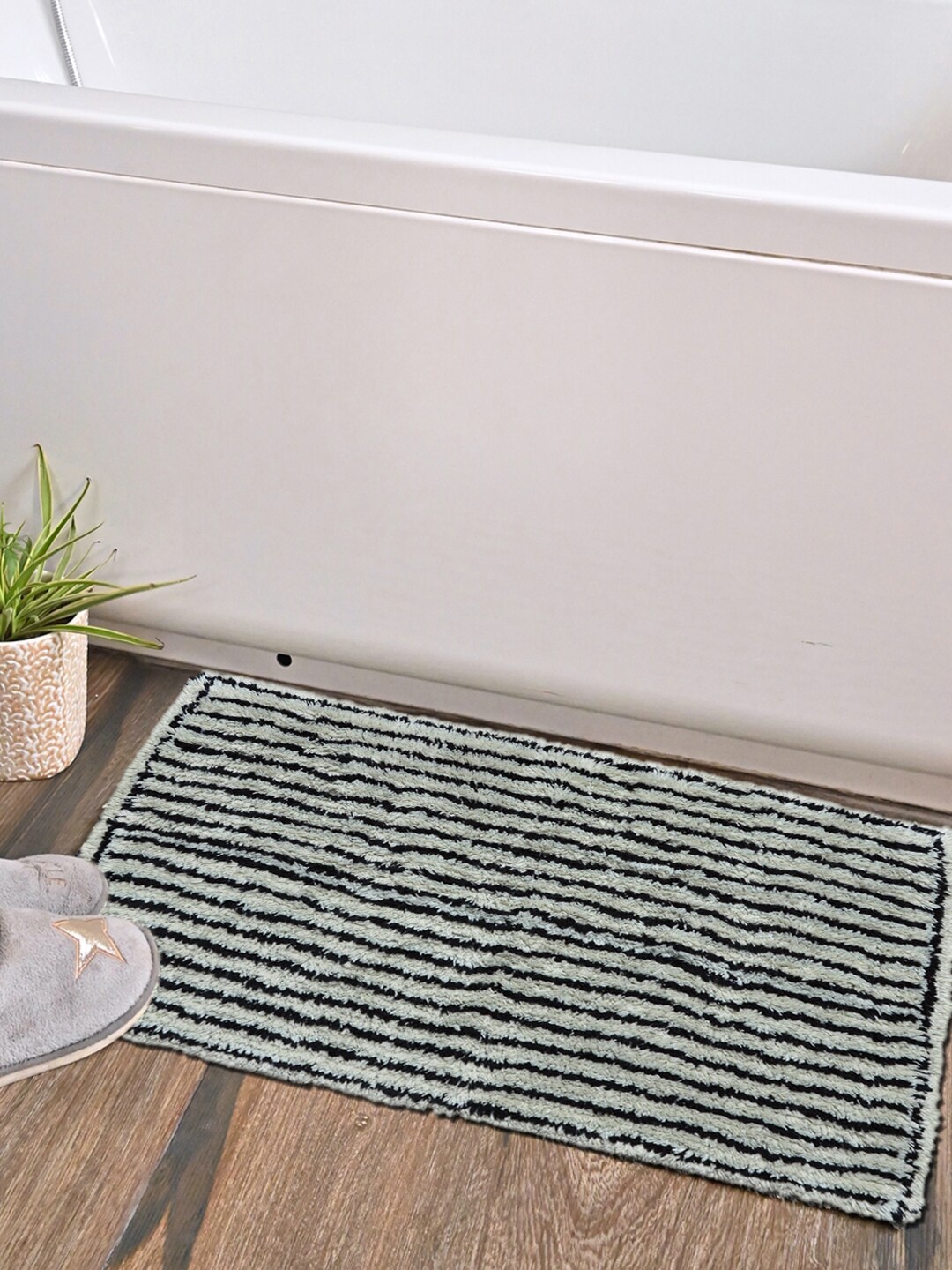 

AVI Living Green & Black Striped 1200 GSM Bath Mat