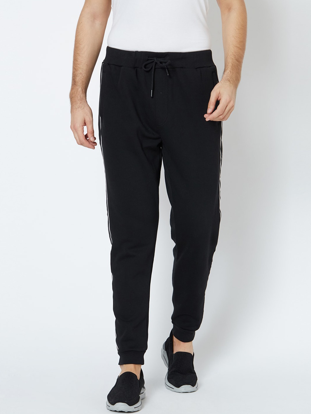

Sweet Dreams Men Black Solid Joggers