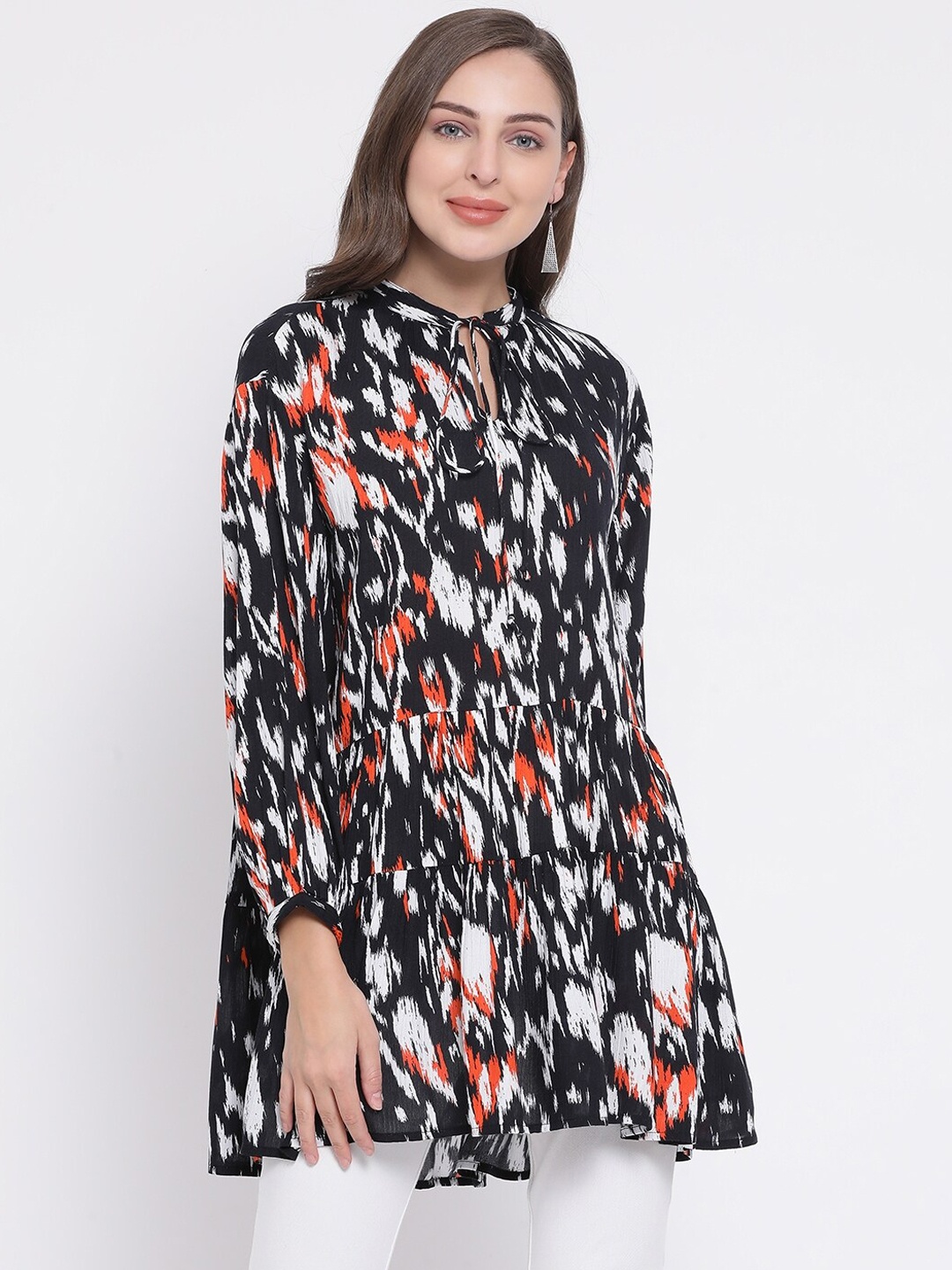 

Oxolloxo Women Black & White Printed Tunic