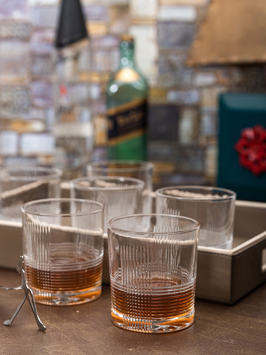 

Roxx Transparent 6-Pieces Textured Glass Tumbler Set