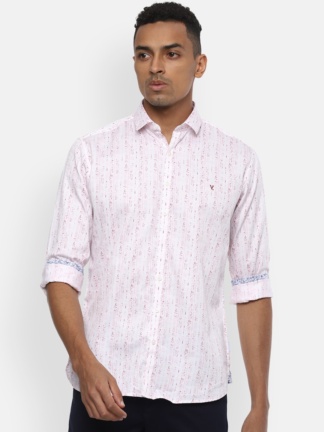 

V Dot Men White & Red Slim Fit Floral Printed Casual Shirt