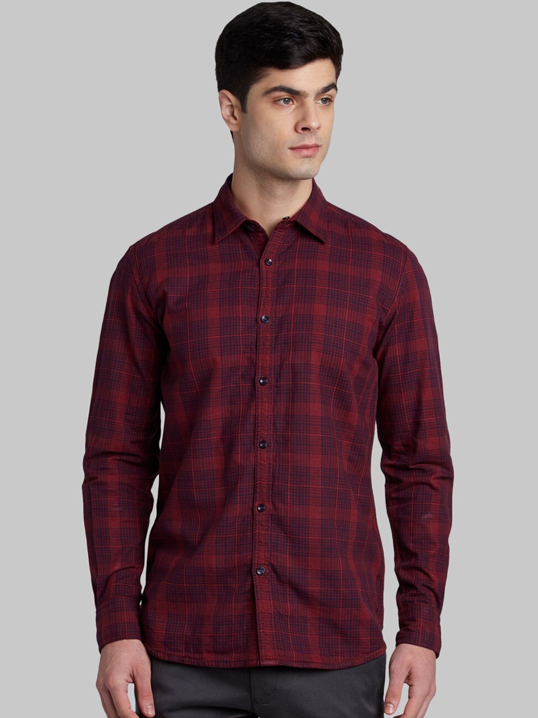 

Parx Men Red & Navy Blue Slim Fit Checked Casual Shirt