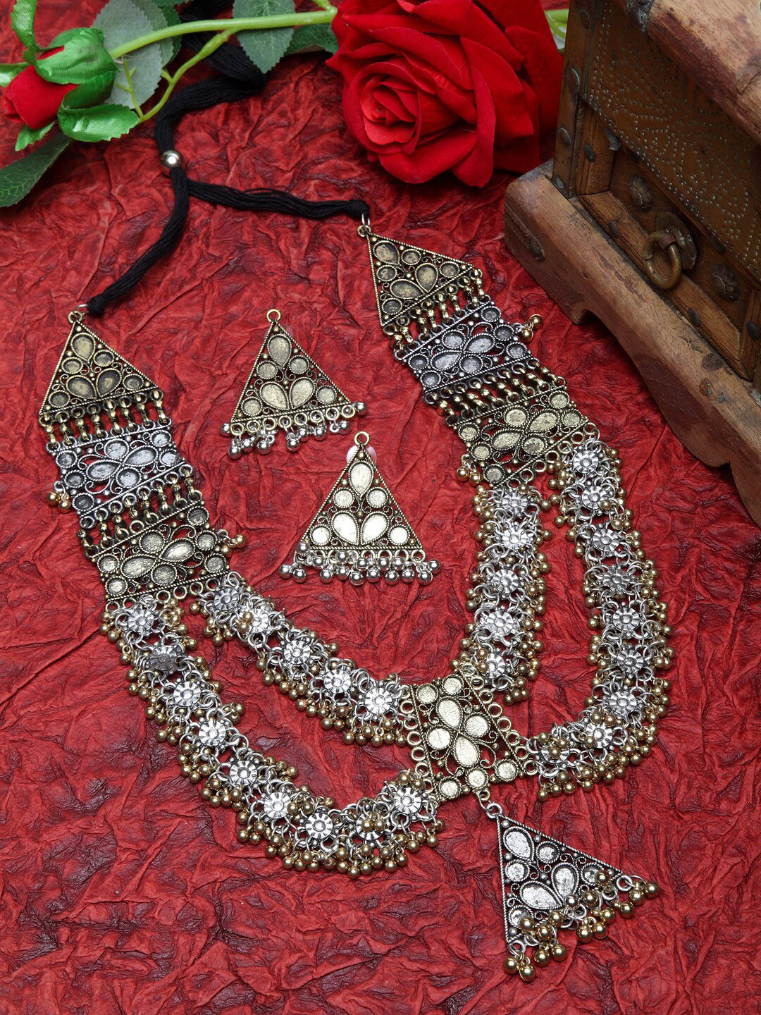 

Moedbuille Oxidised Gold-Plated Silver-Toned Handcrafted Layered Jewellery Set